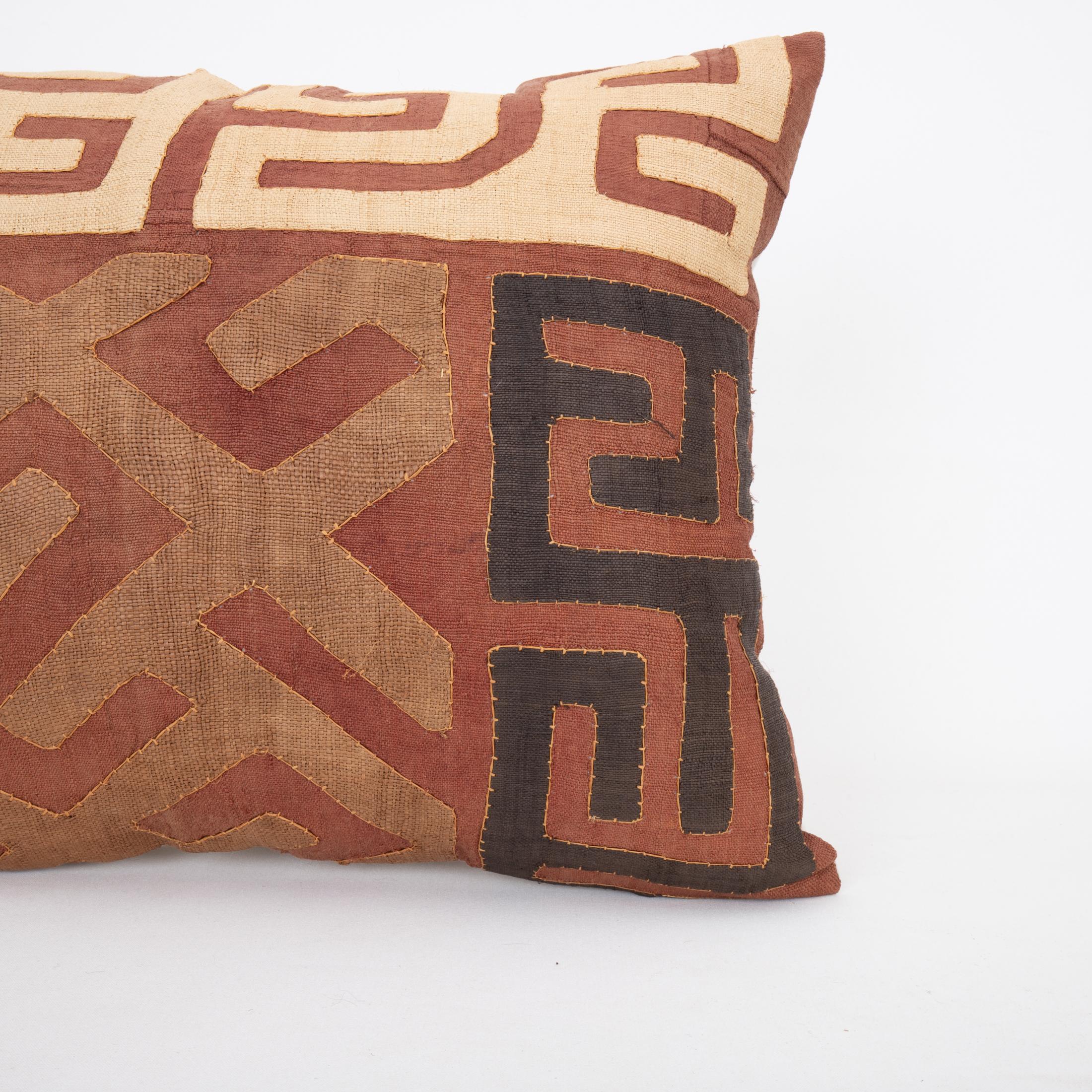 Congolese African Kuba Cloth Raffia Pillow Cover For Sale