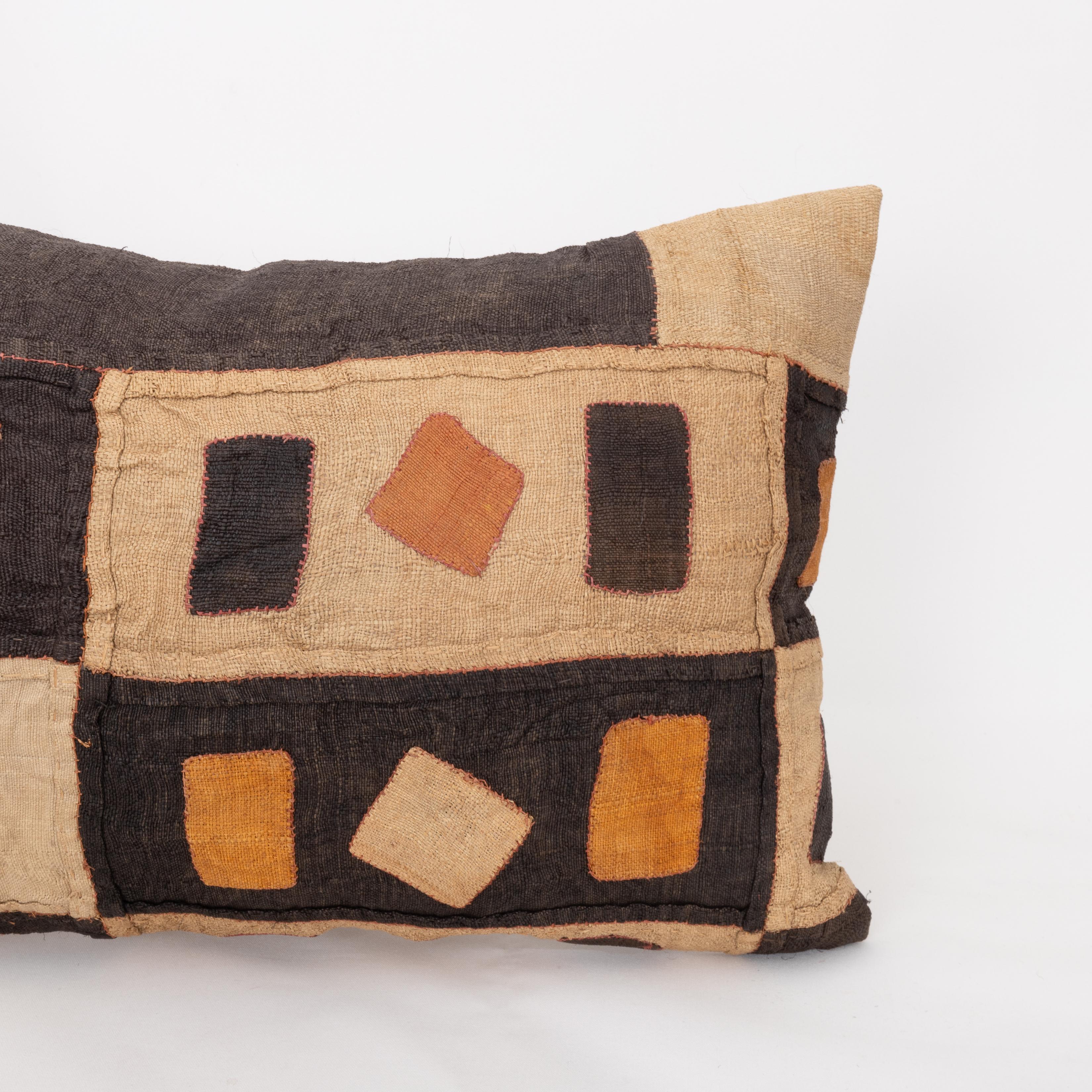Congolese African Kuba Cloth Raffia Pillow Cover For Sale