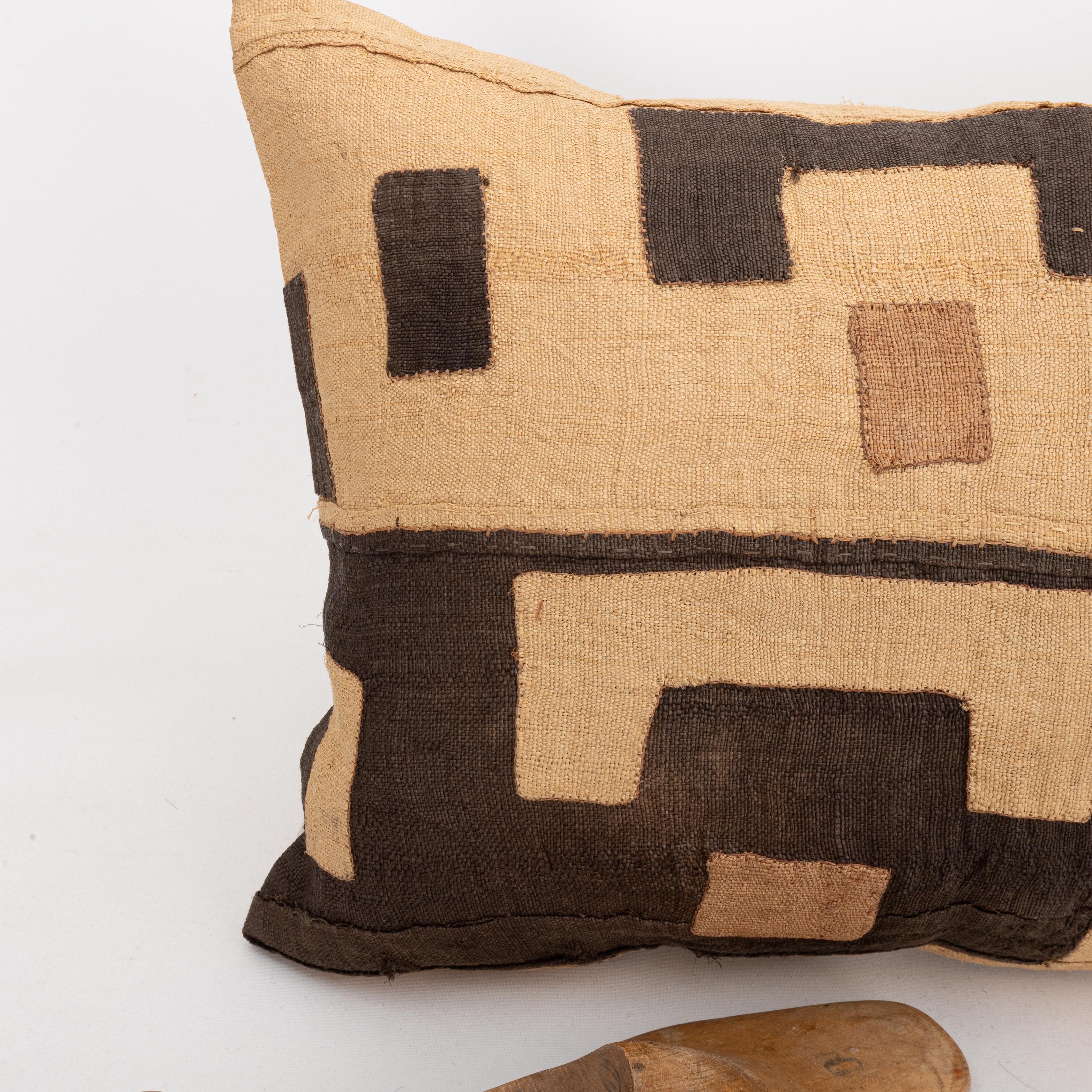 Congolese African Kuba Cloth Raffia Pillow Cover For Sale