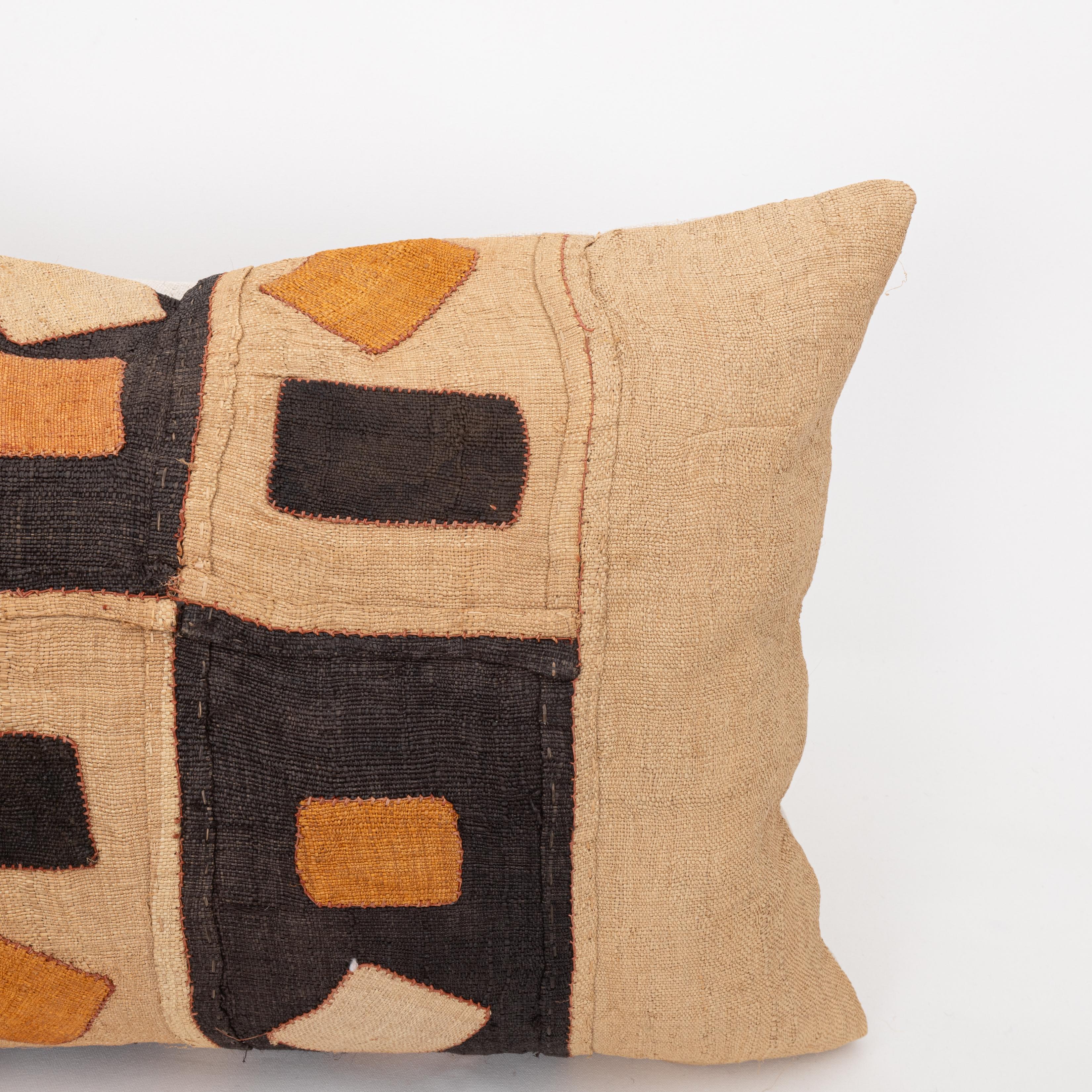 Congolese African Kuba Cloth Raffia Pillow Cover For Sale