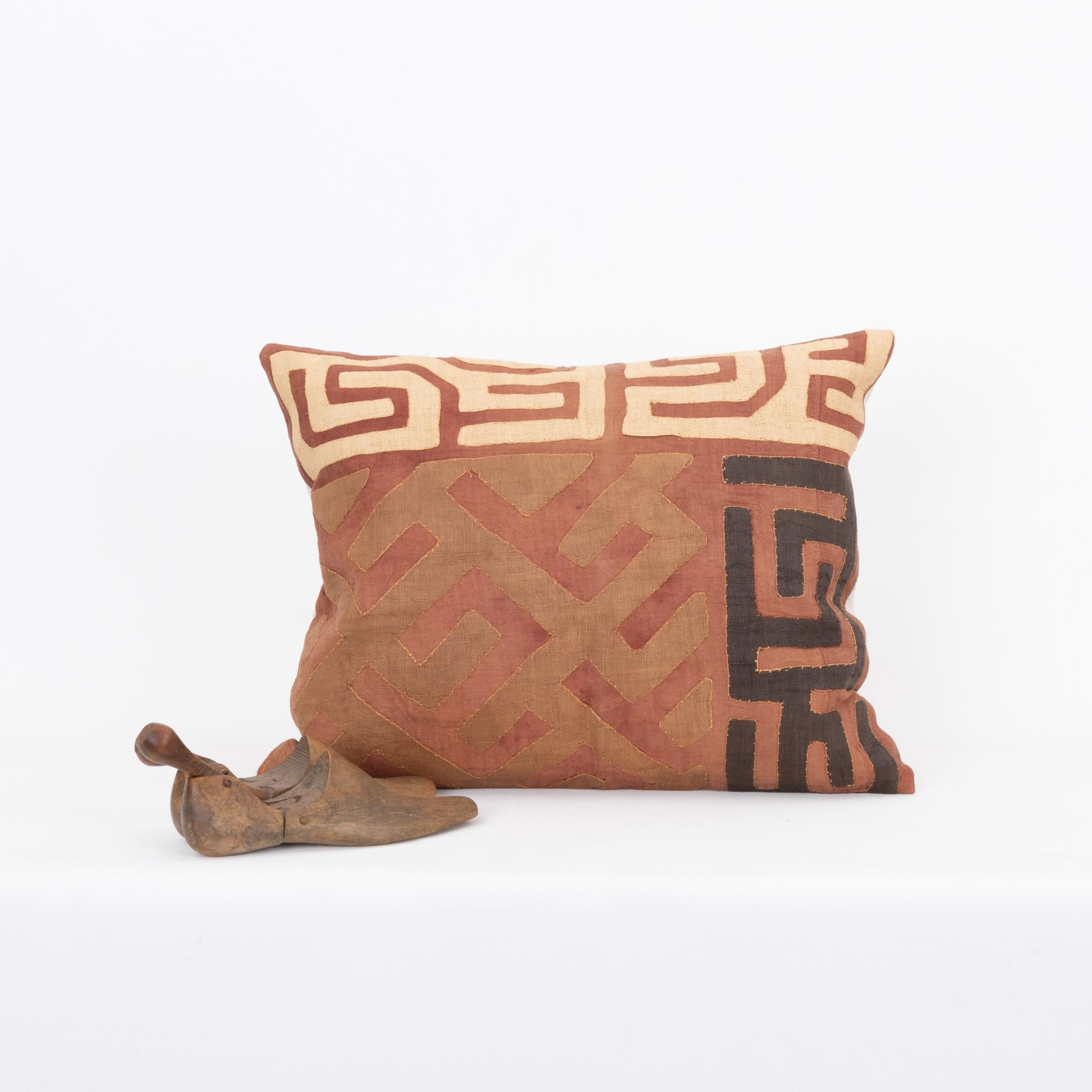 Hand-Crafted African Kuba Cloth Raffia Pillow Cover For Sale