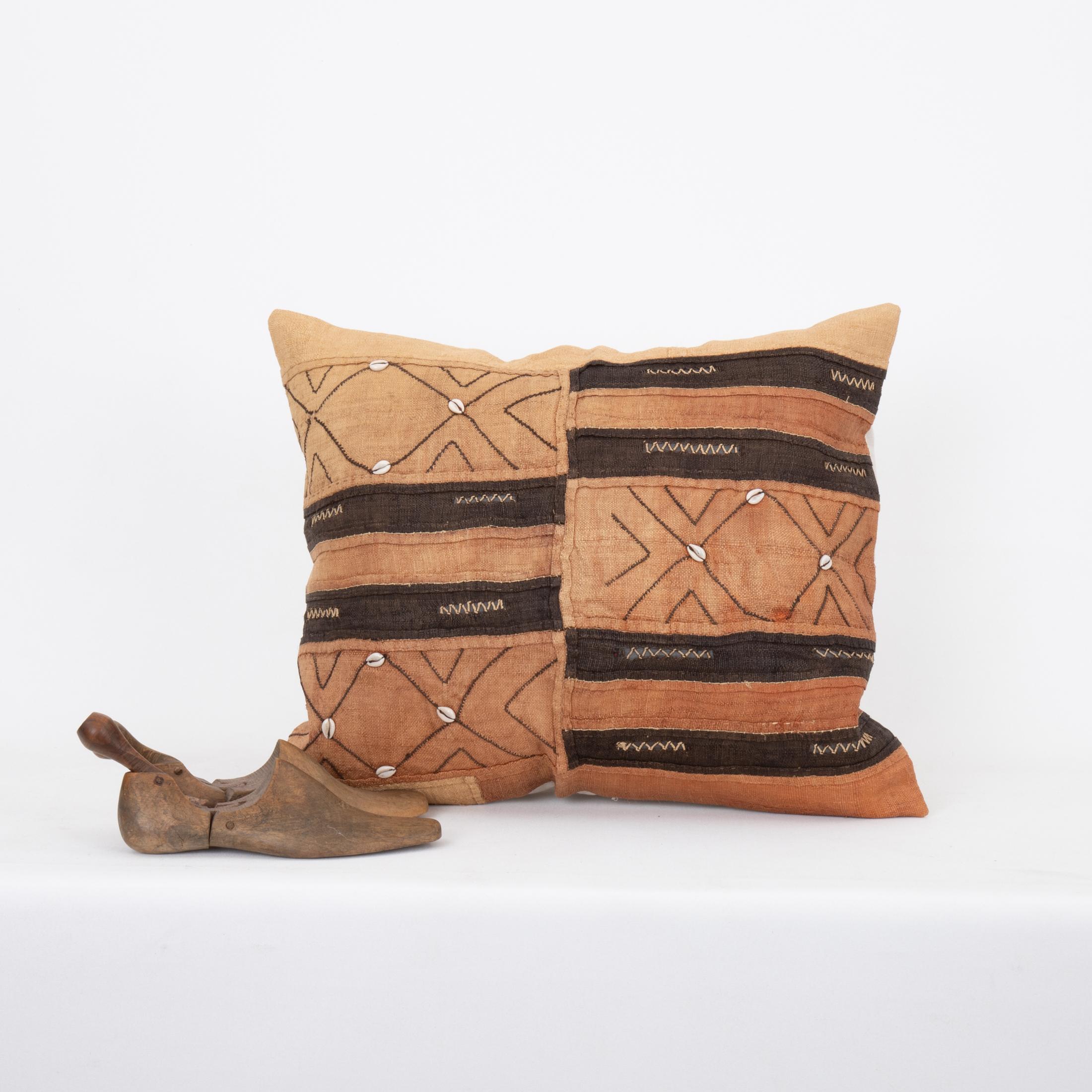 Funda de cojín de rafia africana de tela kuba Hecho a mano en venta