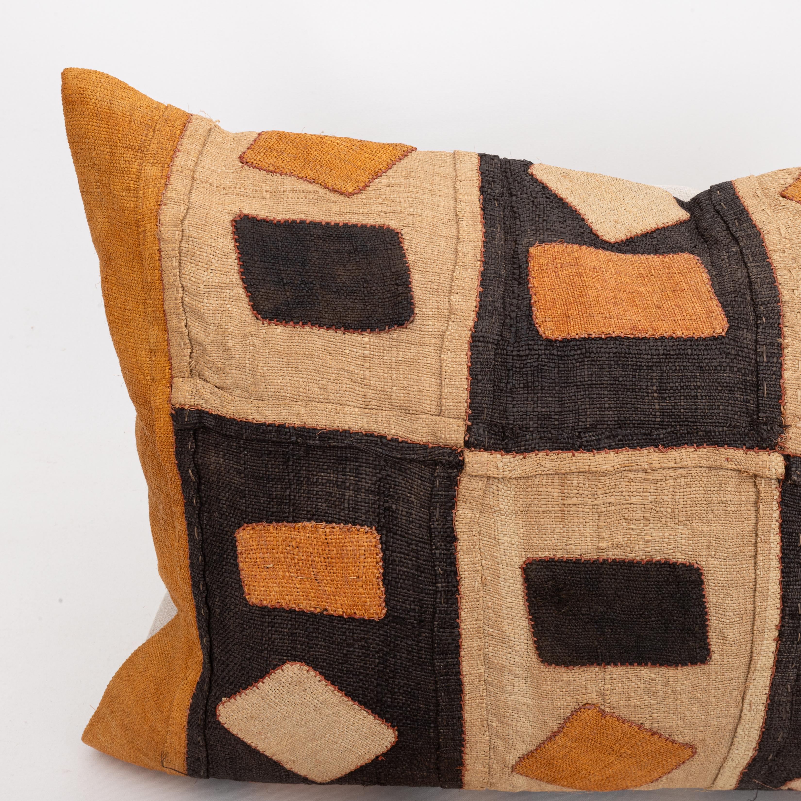 Hand-Crafted African Kuba Cloth Raffia Pillow Cover For Sale