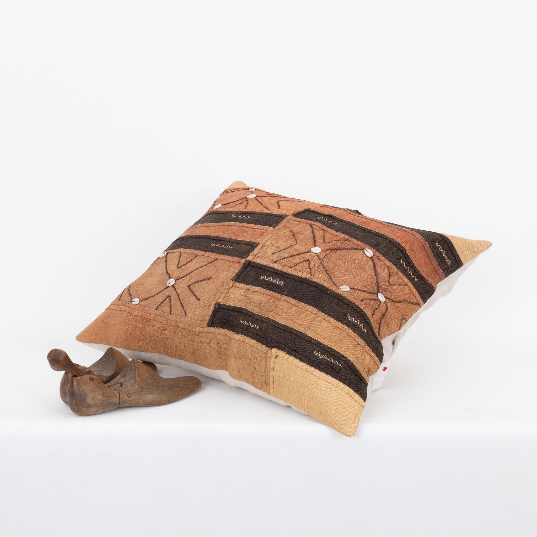 20th Century African Kuba Cloth Raffia Pillow Cover For Sale