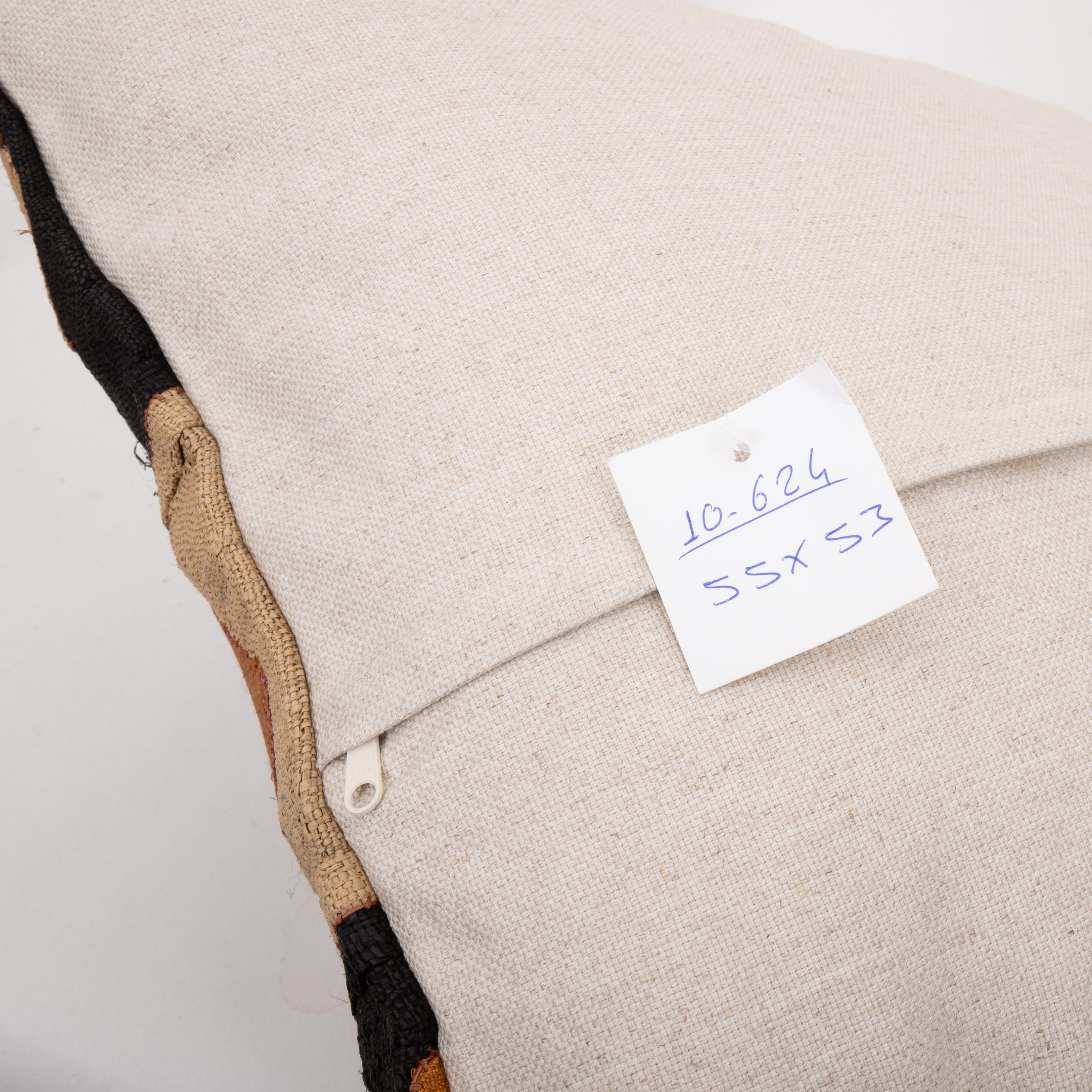 Afrikanischer Kuba-Stoff Raffia-Kissenbezug (Raffiabast) im Angebot