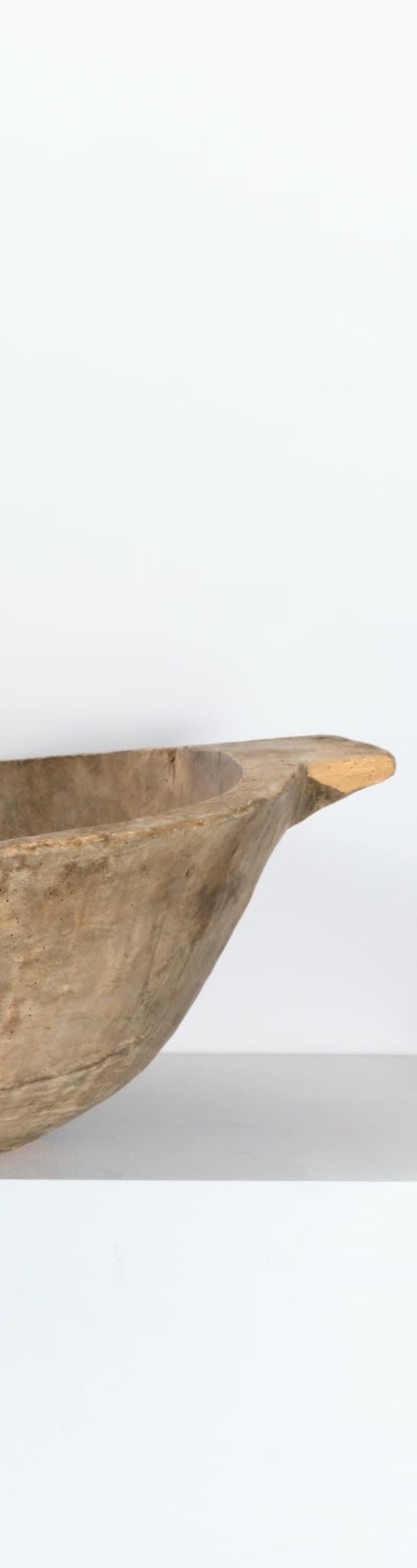Legno Africano, Grande ciotola intagliata in vendita