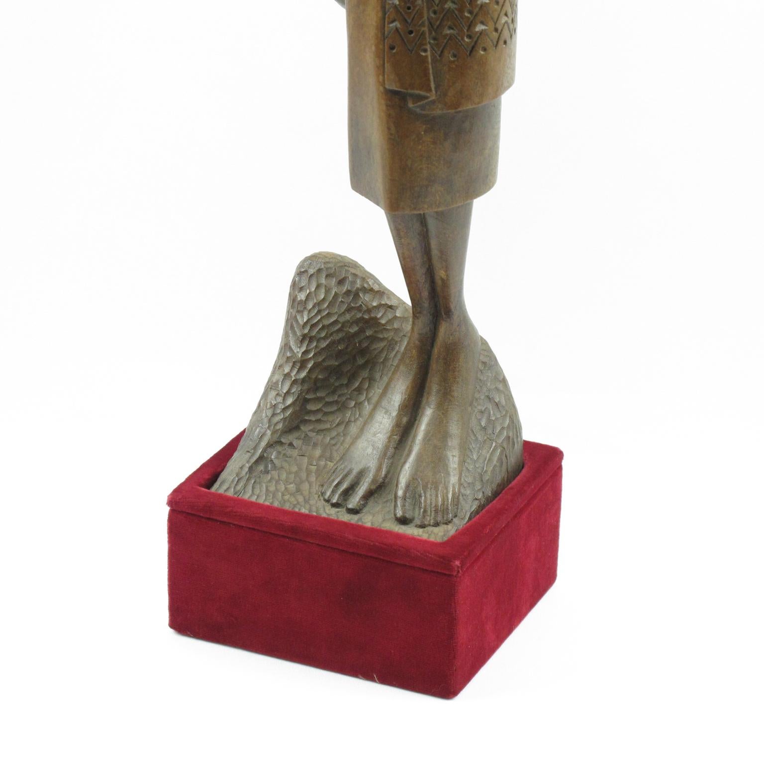 Scultura di Madonna e bambino dell'artista africano Ndatite Ilo, Ruanda in vendita 4