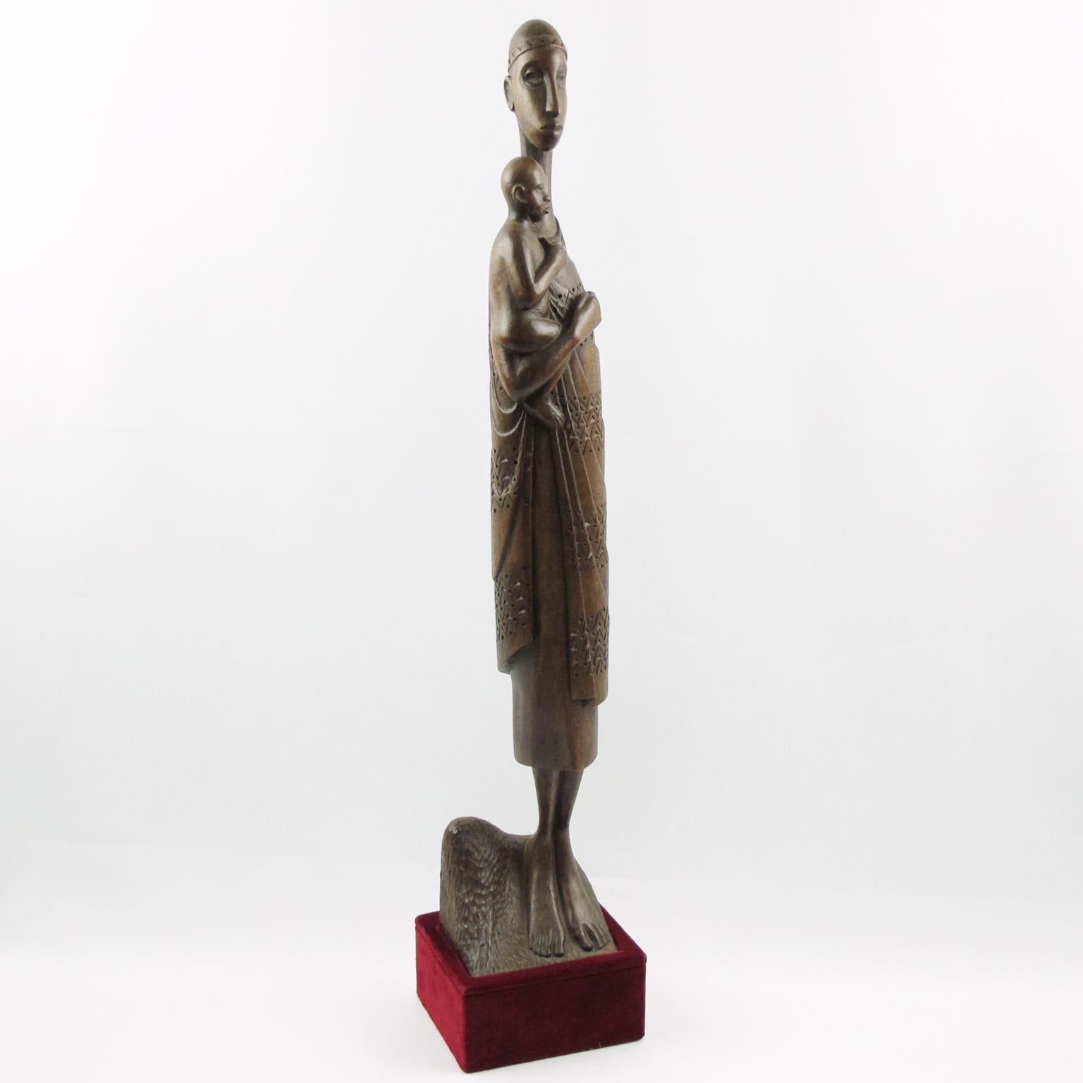 Moderno Scultura di Madonna e bambino dell'artista africano Ndatite Ilo, Ruanda in vendita