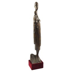 Escultura de la Virgen y el bebé de la artista africana Ndatite Ilo, Ruanda