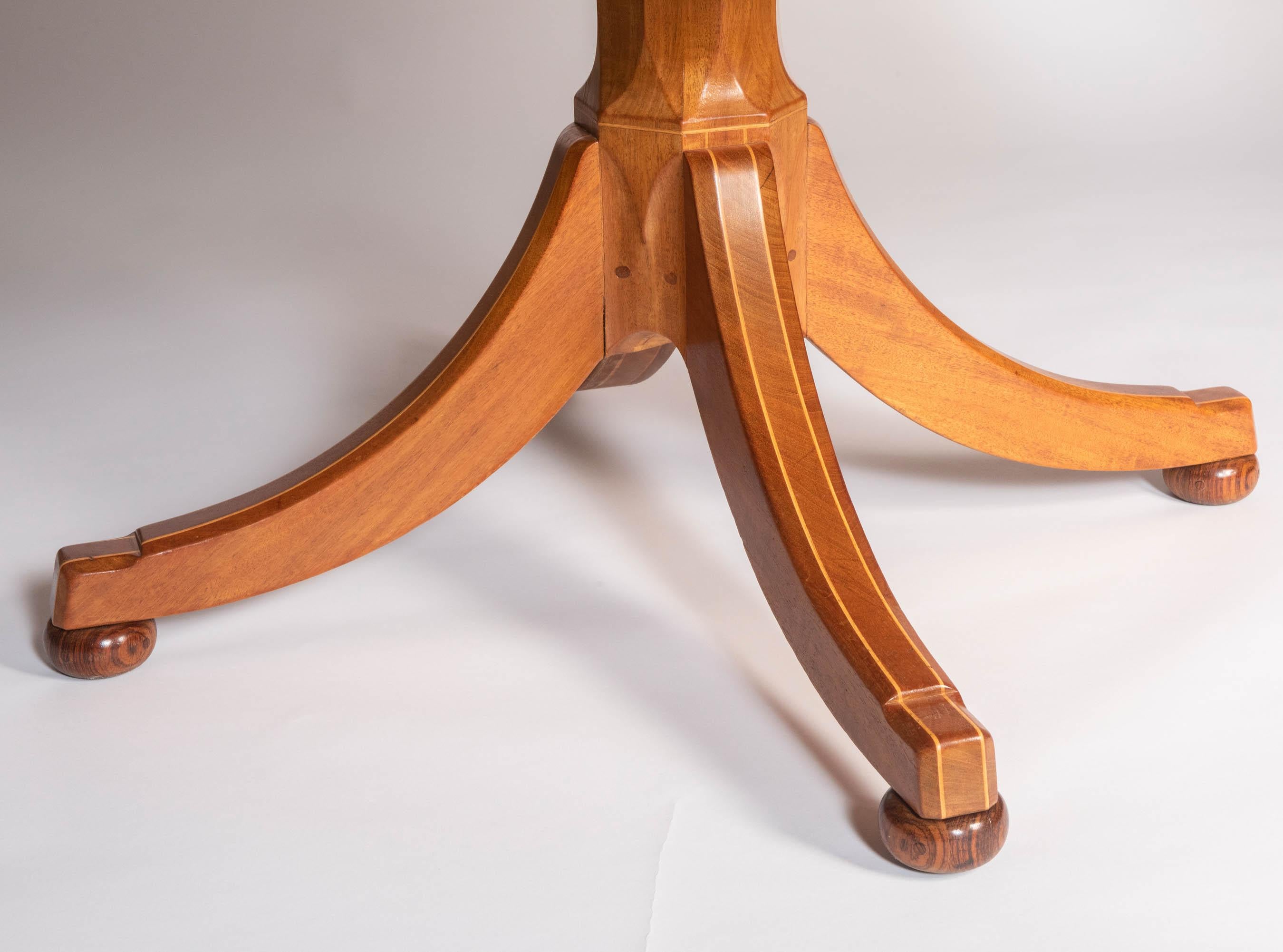 African Mahogany Extendable Dining Table by Edward Barnsley, England, circa 1956 im Zustand „Gut“ in Macclesfield, Cheshire