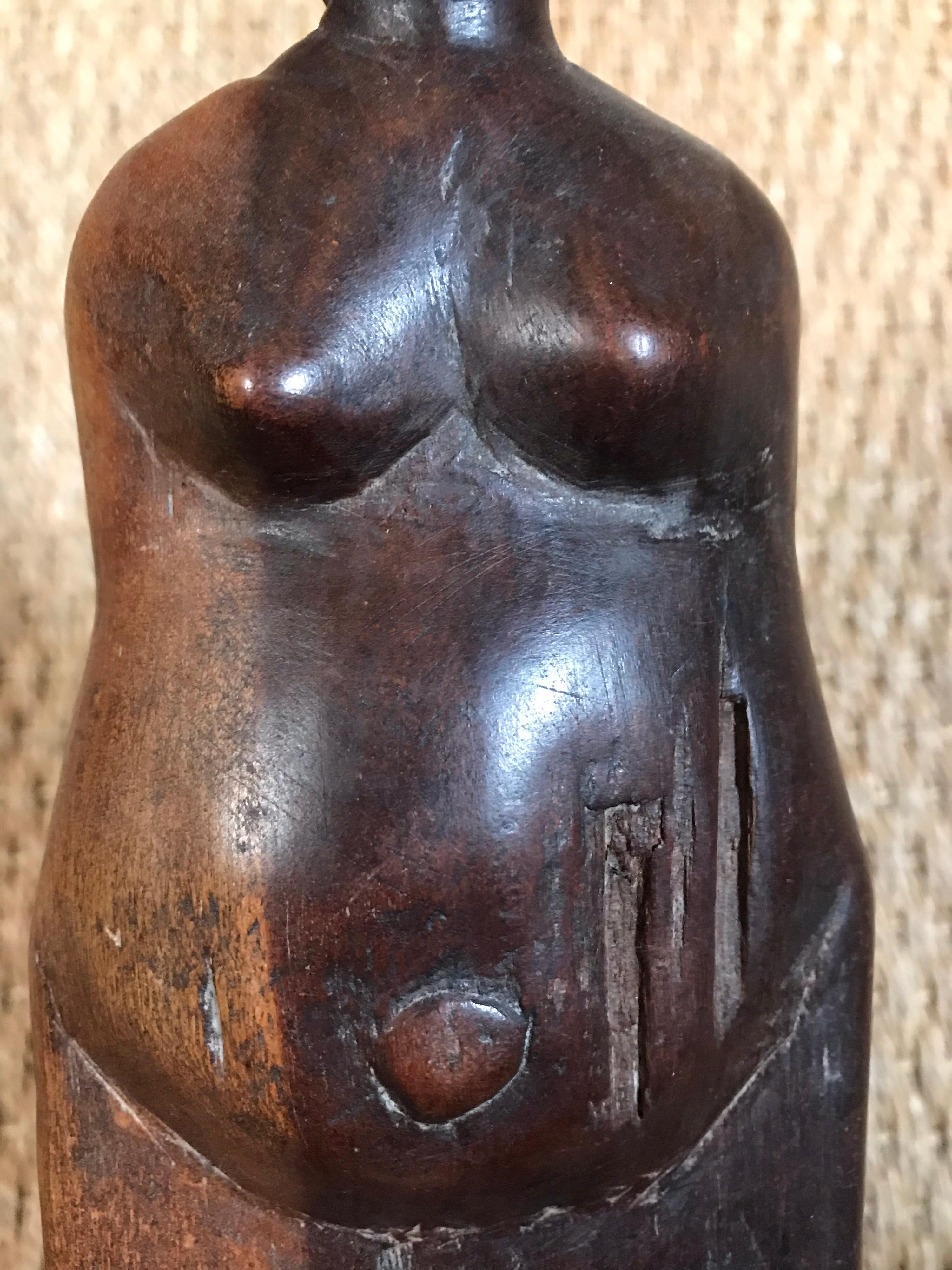 20ième siècle Peigne africain Makonde de la tribu Bantu du Zimbabwe sur Stand acrylique