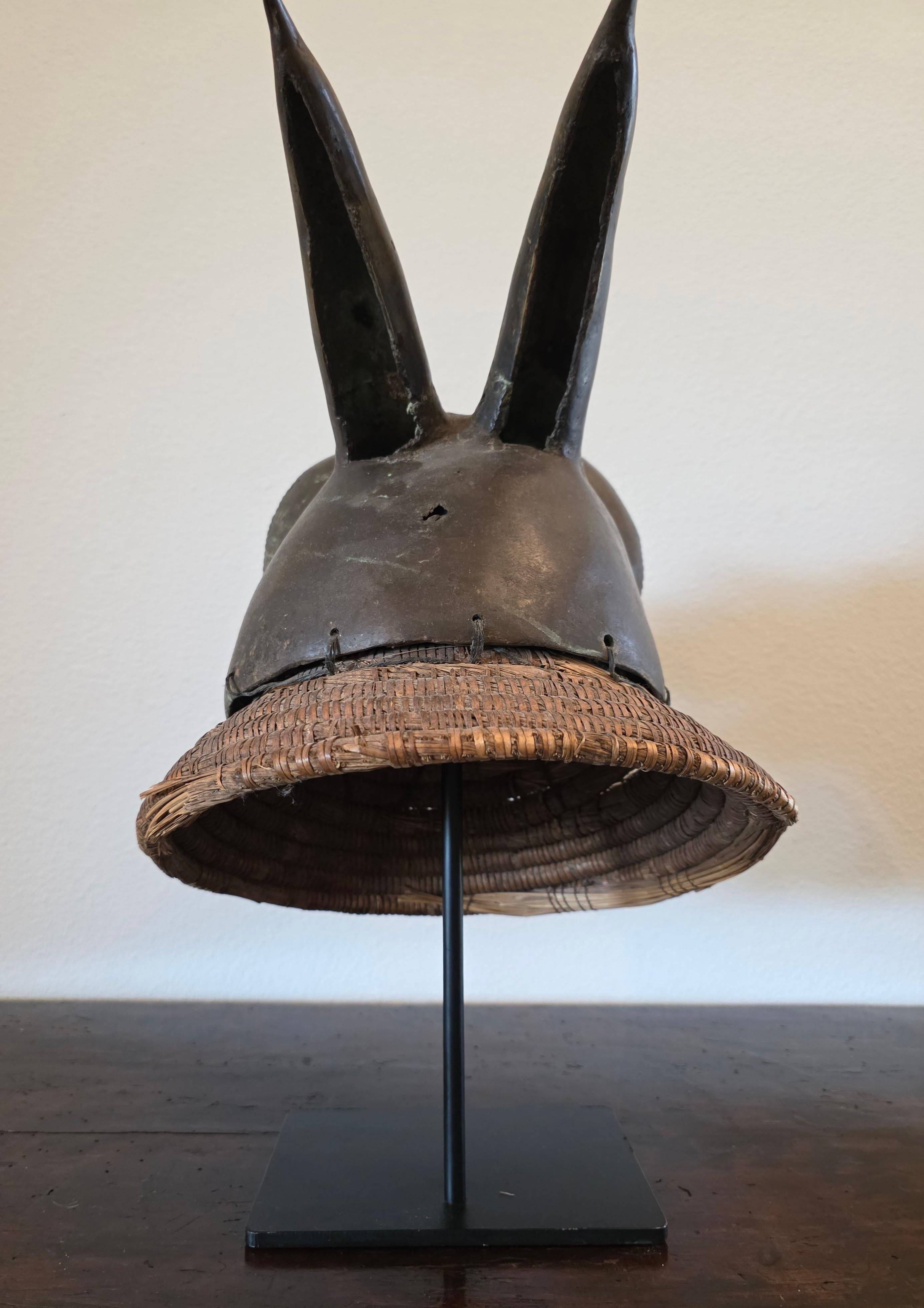 Máscara Africana Mambila de Bronce con Cabeza de Perro Suaga - Escultura Tribal Art en venta 11