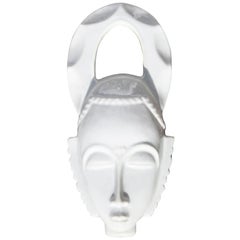 Afrikanische Maske aus hartem Porzellan, glänzendes französisches Design 2010 Jean Dange Paris Weiß