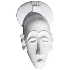 Afrikanische afrikanische Maske aus hartem Porzellan in glänzendem französischem Design 2010 Jean Dange Paris Weiß