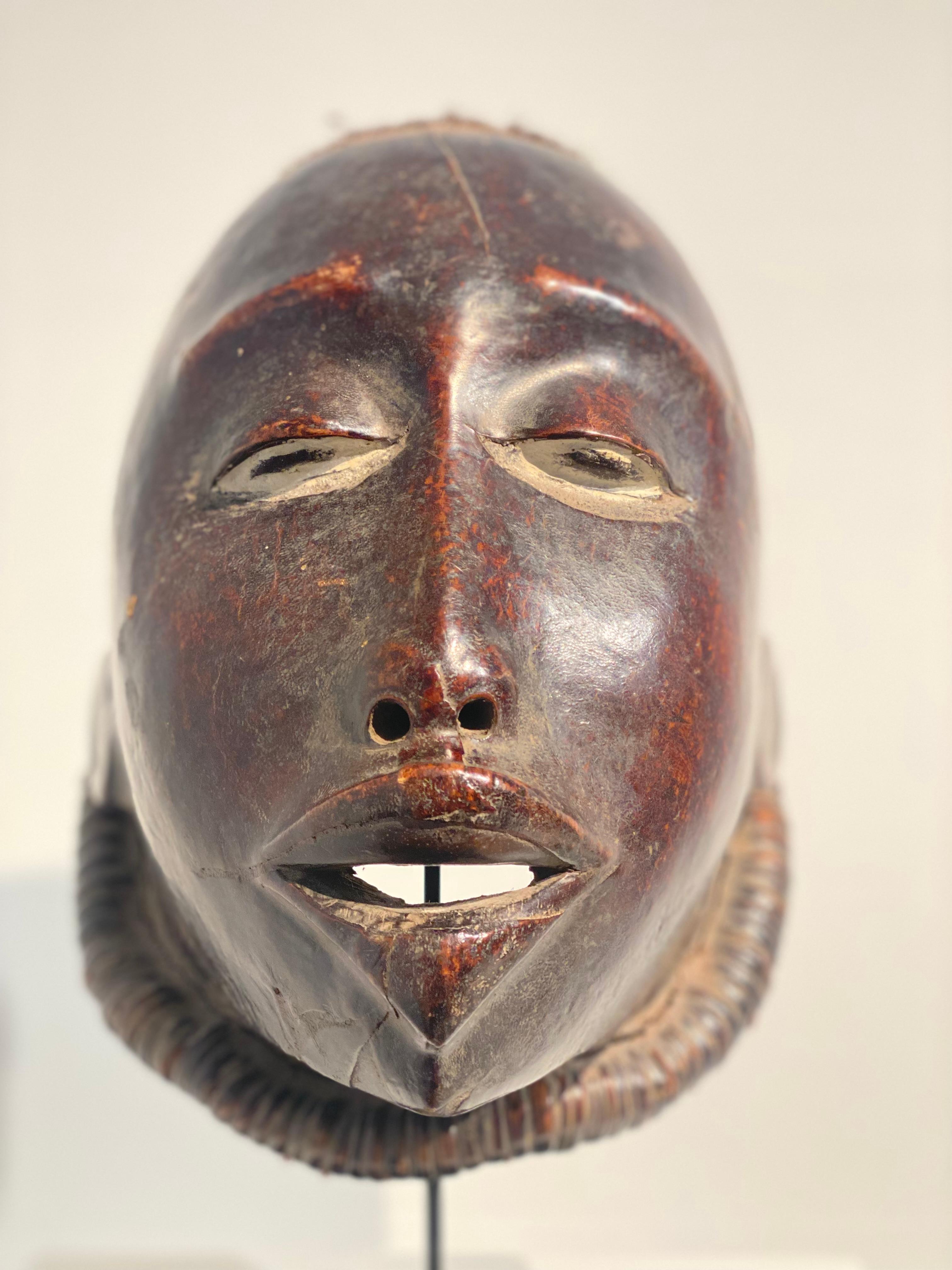 Afrikanische Maske Makonde (Holz) im Angebot