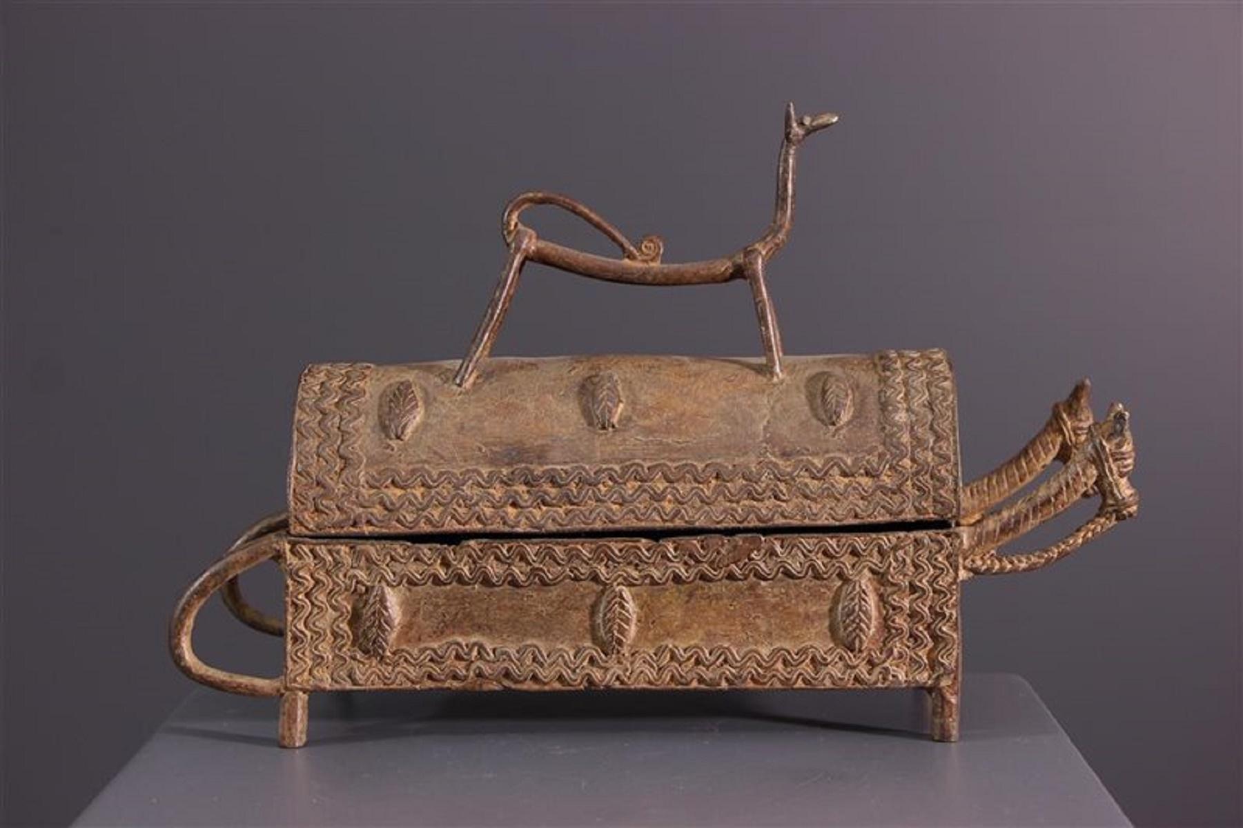Mid-20th Century African Mid-Century Bronze Box with Allegorical Decorative Motivs, Mali 1960s