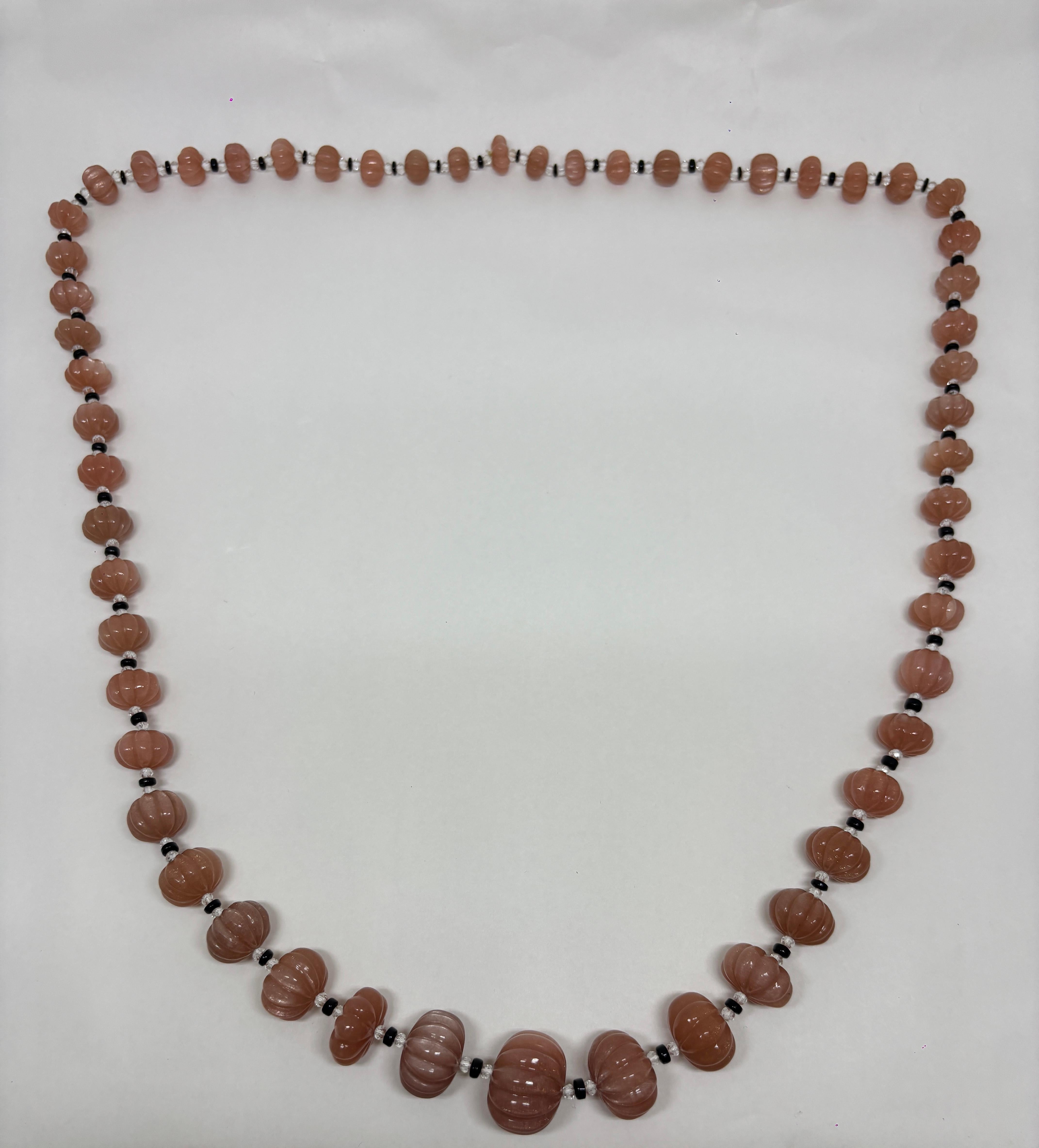 Illuminez votre look avec ce magnifique collier de 34