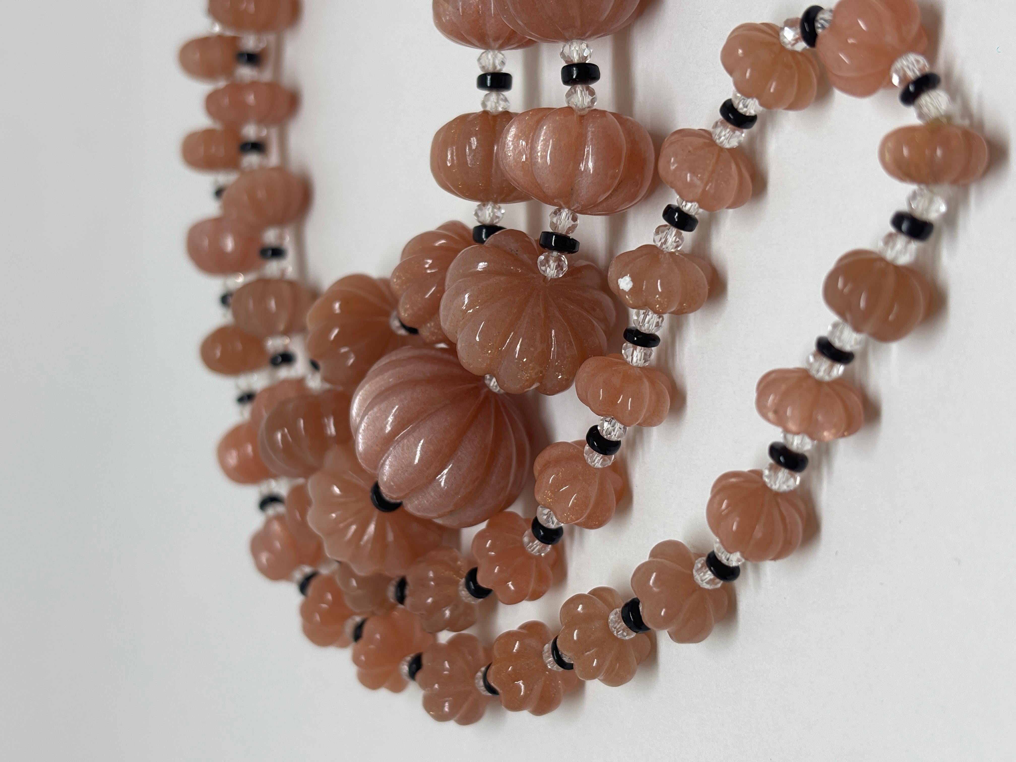 Collana con perline di cristallo di onice nero e pietra di luna africana In condizioni Nuovo in vendita a Hong Kong, HK