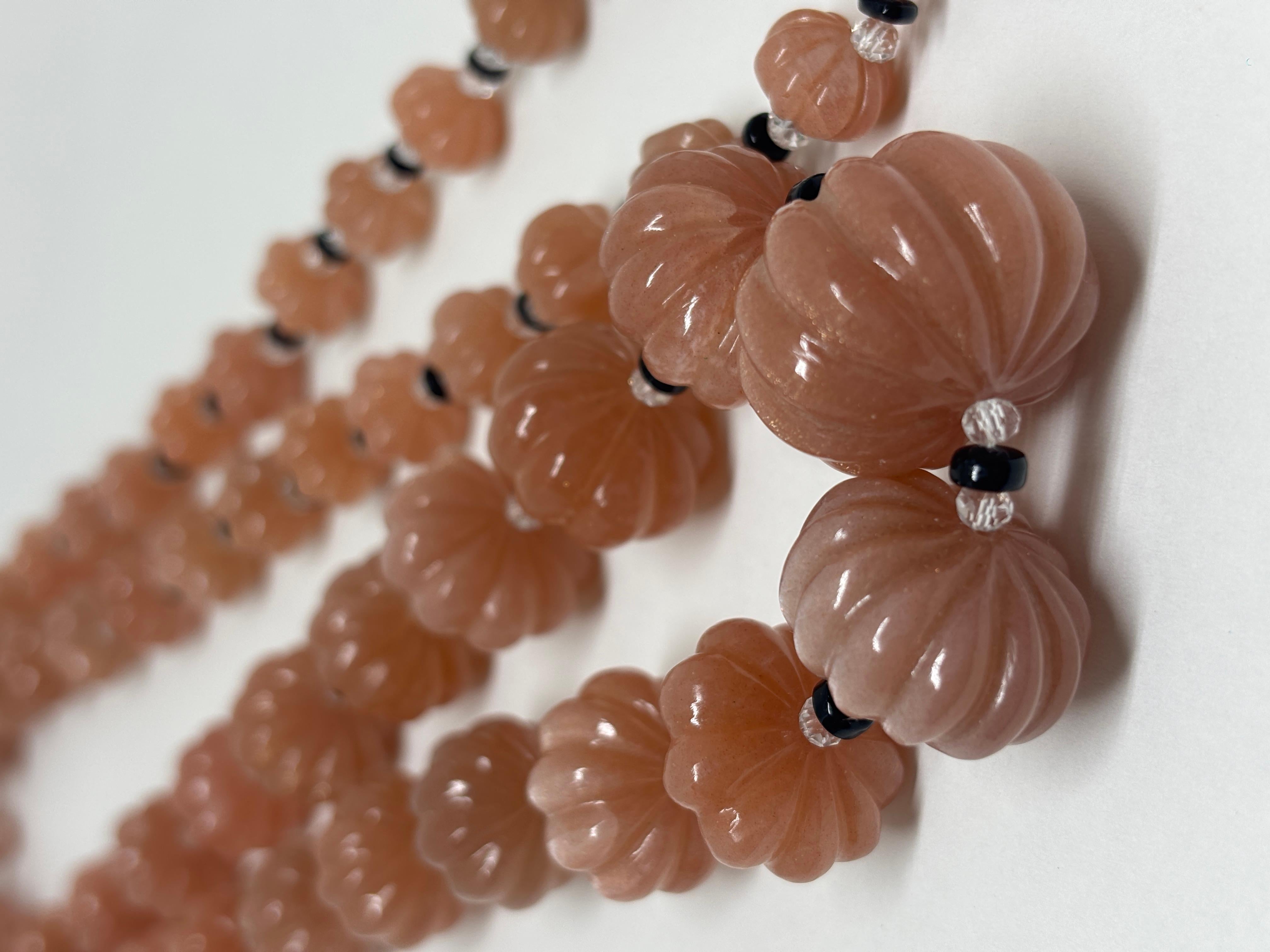 Collier de perles en pierre de lune africaine et cristal d'onyx noir en vente 1