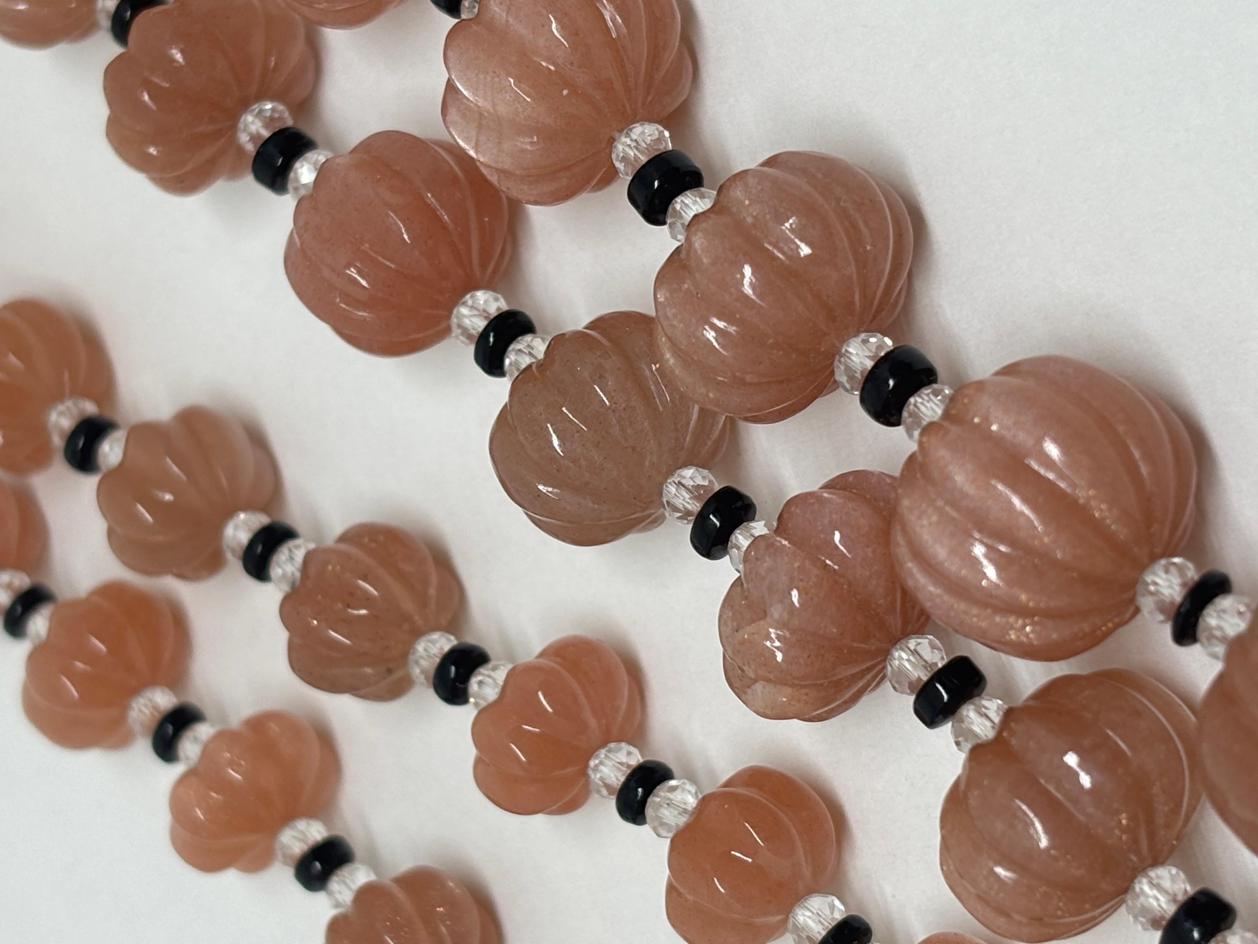 Collana con perline di cristallo di onice nero e pietra di luna africana in vendita 1