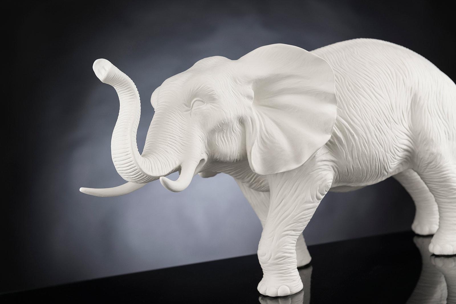 Moderno Elefante madre africano in ceramica, bianco, Italia in vendita