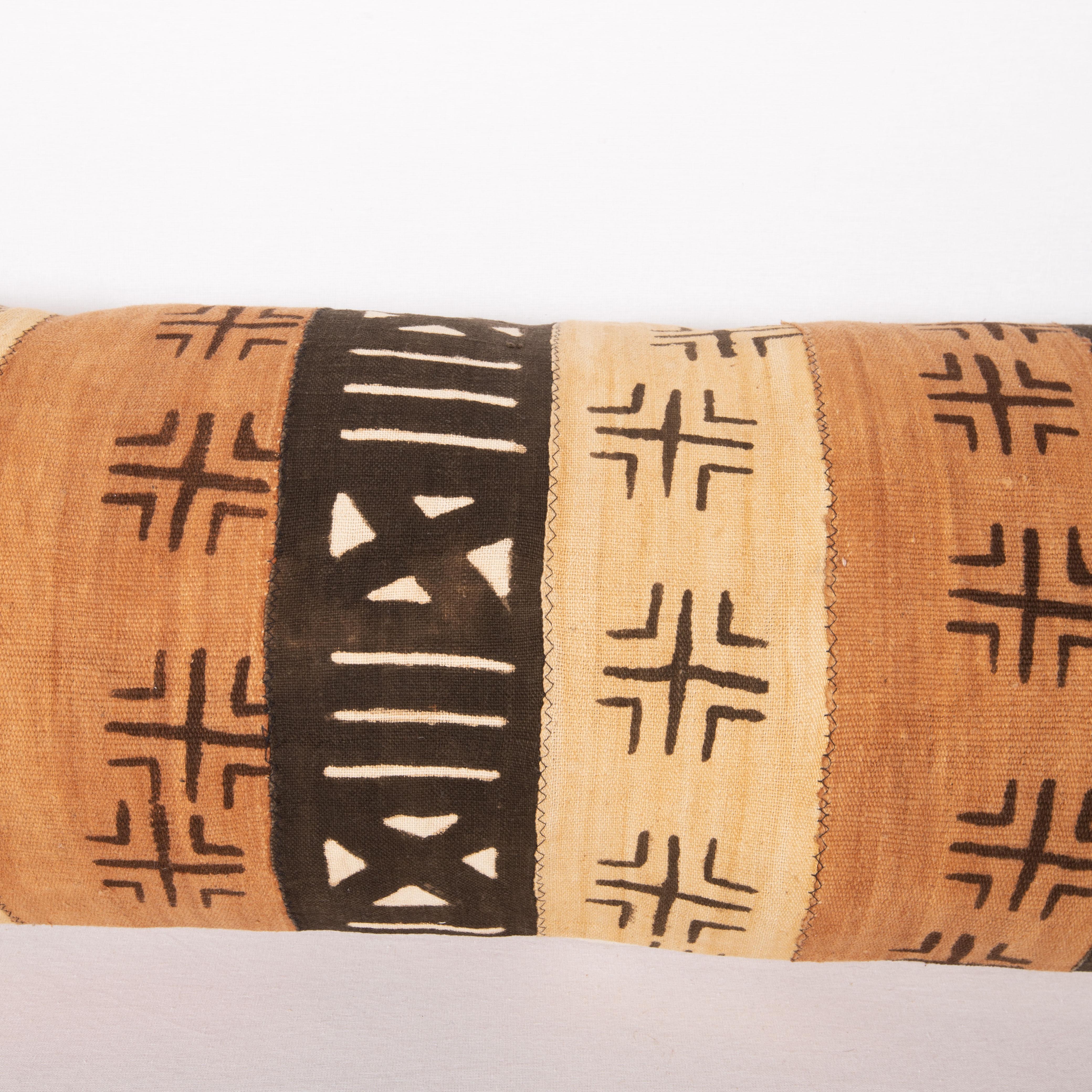 Malien Grand lit lombaire en tissu africain à moulures, années 1970/80 en vente