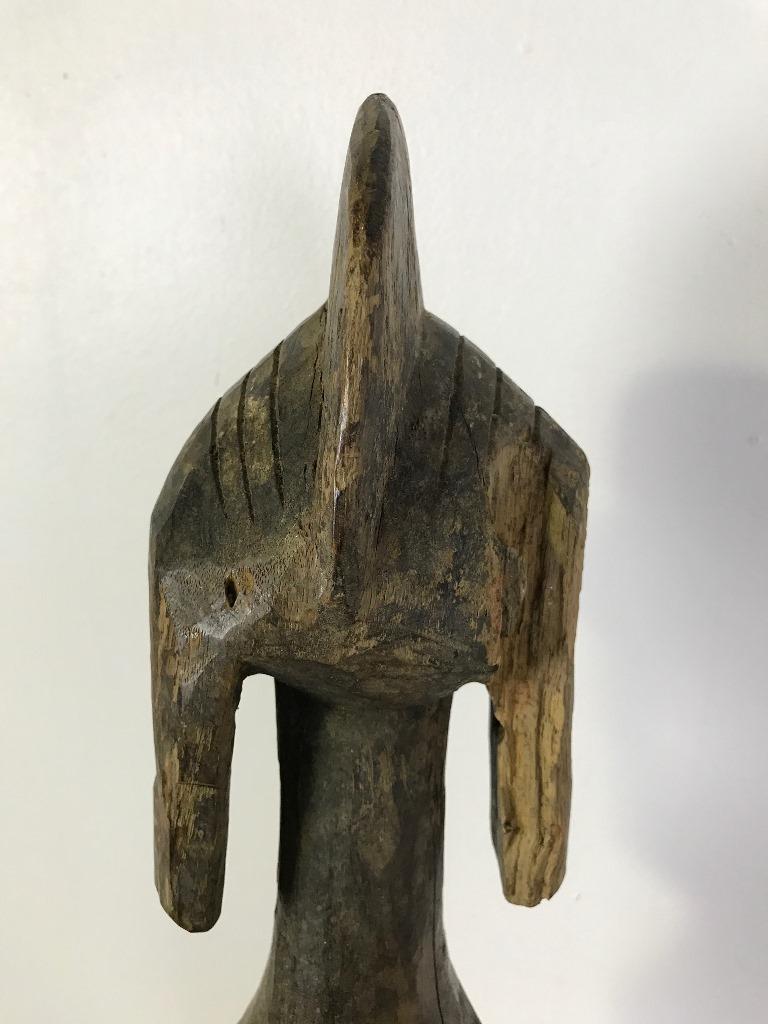 African Mumuye Carved Wood Iagalagana Tutelary Figure on Display Stand For Sale 1
