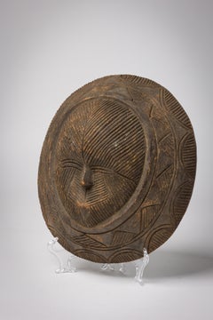 African Nigeria 20th-Century Hand Carved Eket Round Mask