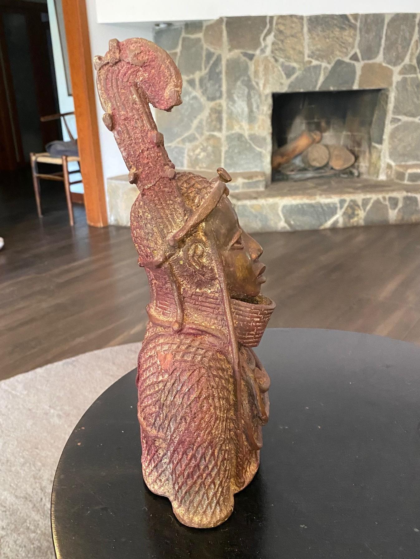 Afrikanische Nigerianer Benin Yoruba Krieger Oba König Bronze Kopf Büste Skulptur im Angebot 5