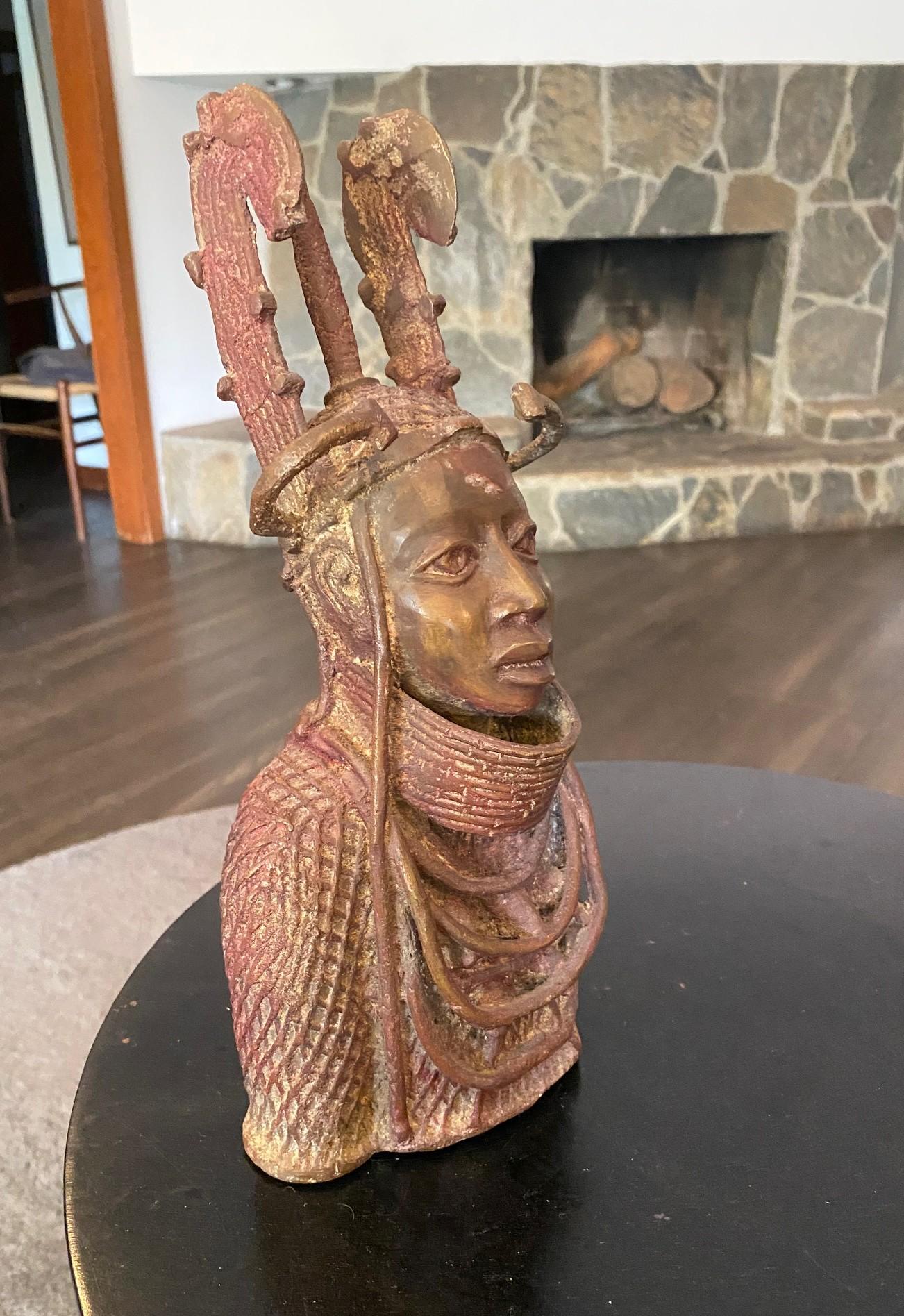 Afrikanische Nigerianer Benin Yoruba Krieger Oba König Bronze Kopf Büste Skulptur im Angebot 6
