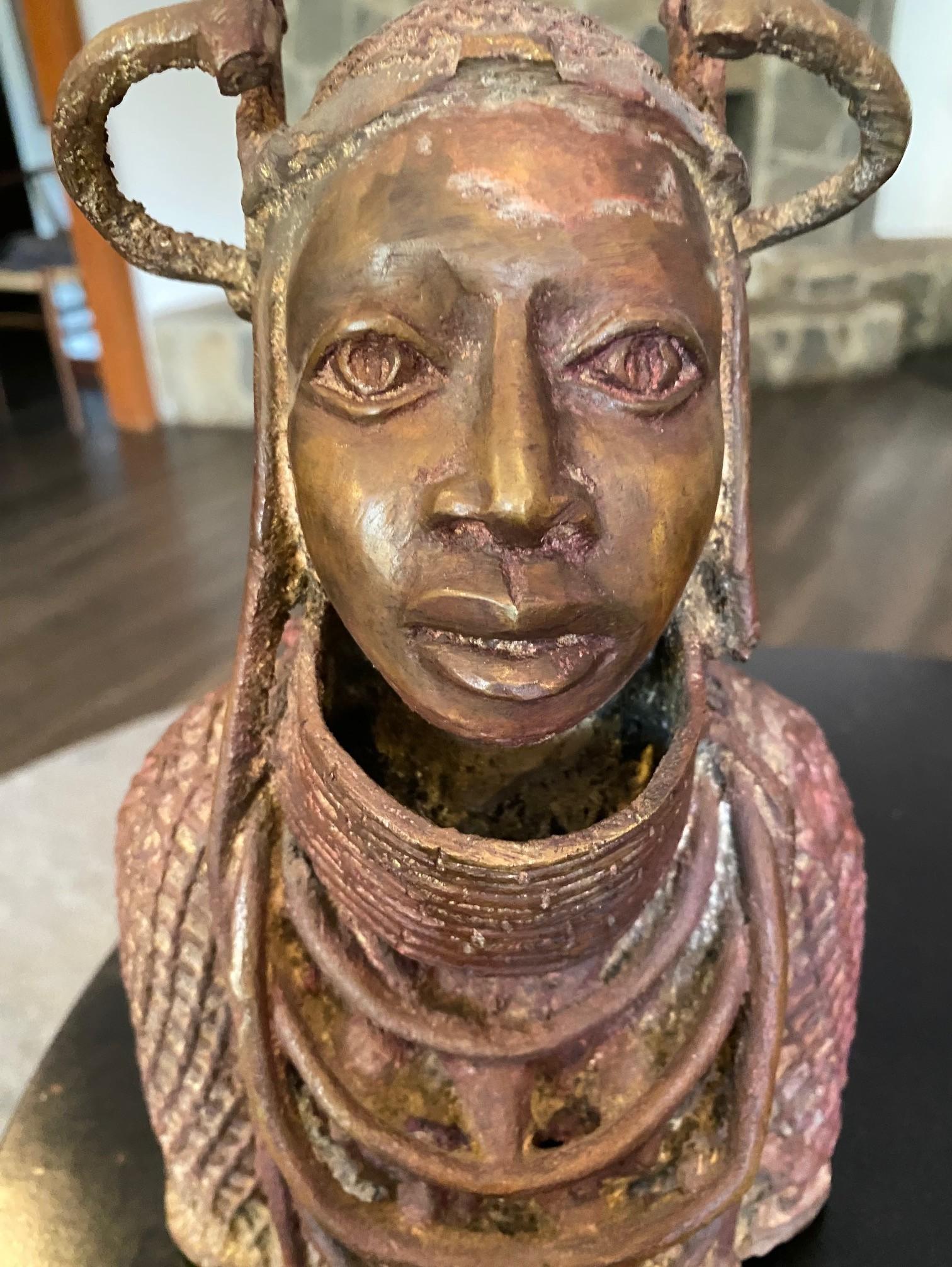 Afrikanische Nigerianer Benin Yoruba Krieger Oba König Bronze Kopf Büste Skulptur im Angebot 8