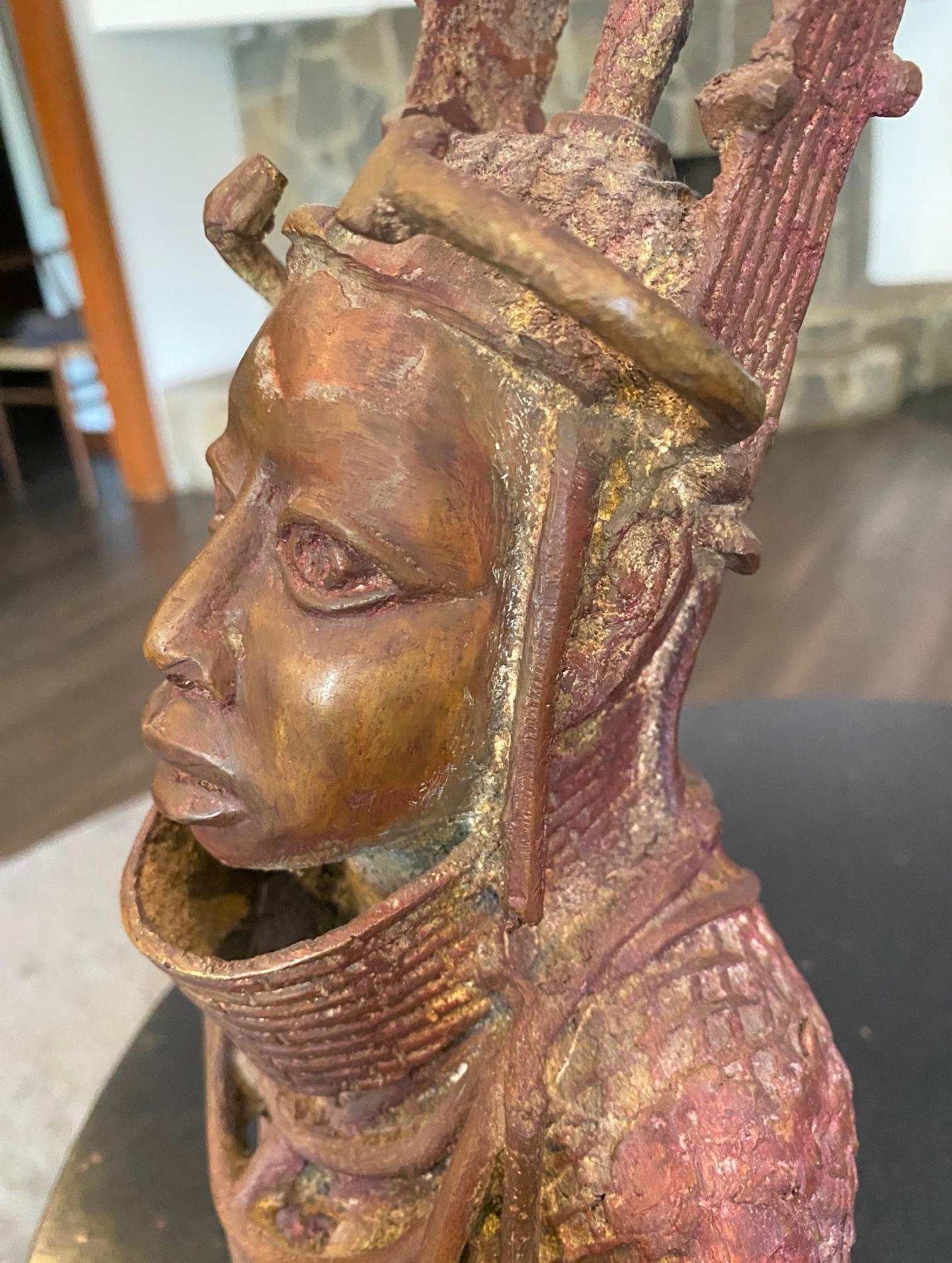 Afrikanische Nigerianer Benin Yoruba Krieger Oba König Bronze Kopf Büste Skulptur im Angebot 9