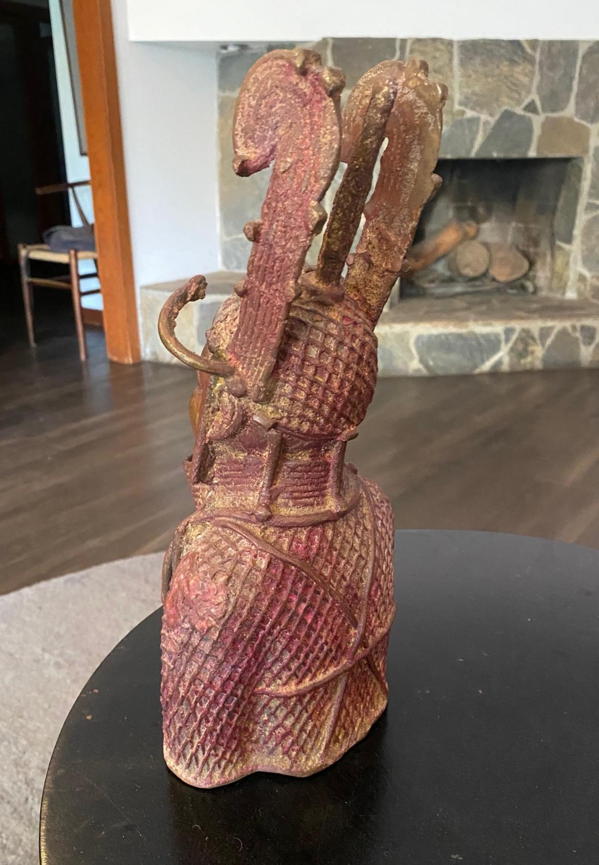 Afrikanische Nigerianer Benin Yoruba Krieger Oba König Bronze Kopf Büste Skulptur im Angebot 1