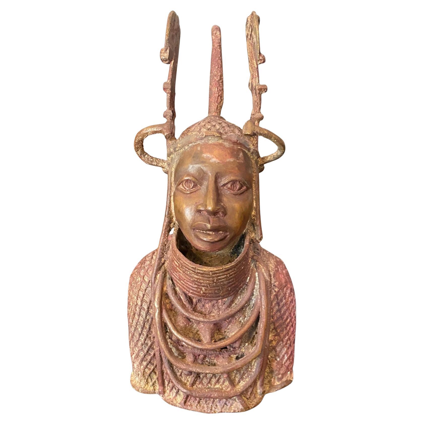 Afrikanische Nigerianer Benin Yoruba Krieger Oba König Bronze Kopf Büste Skulptur im Angebot