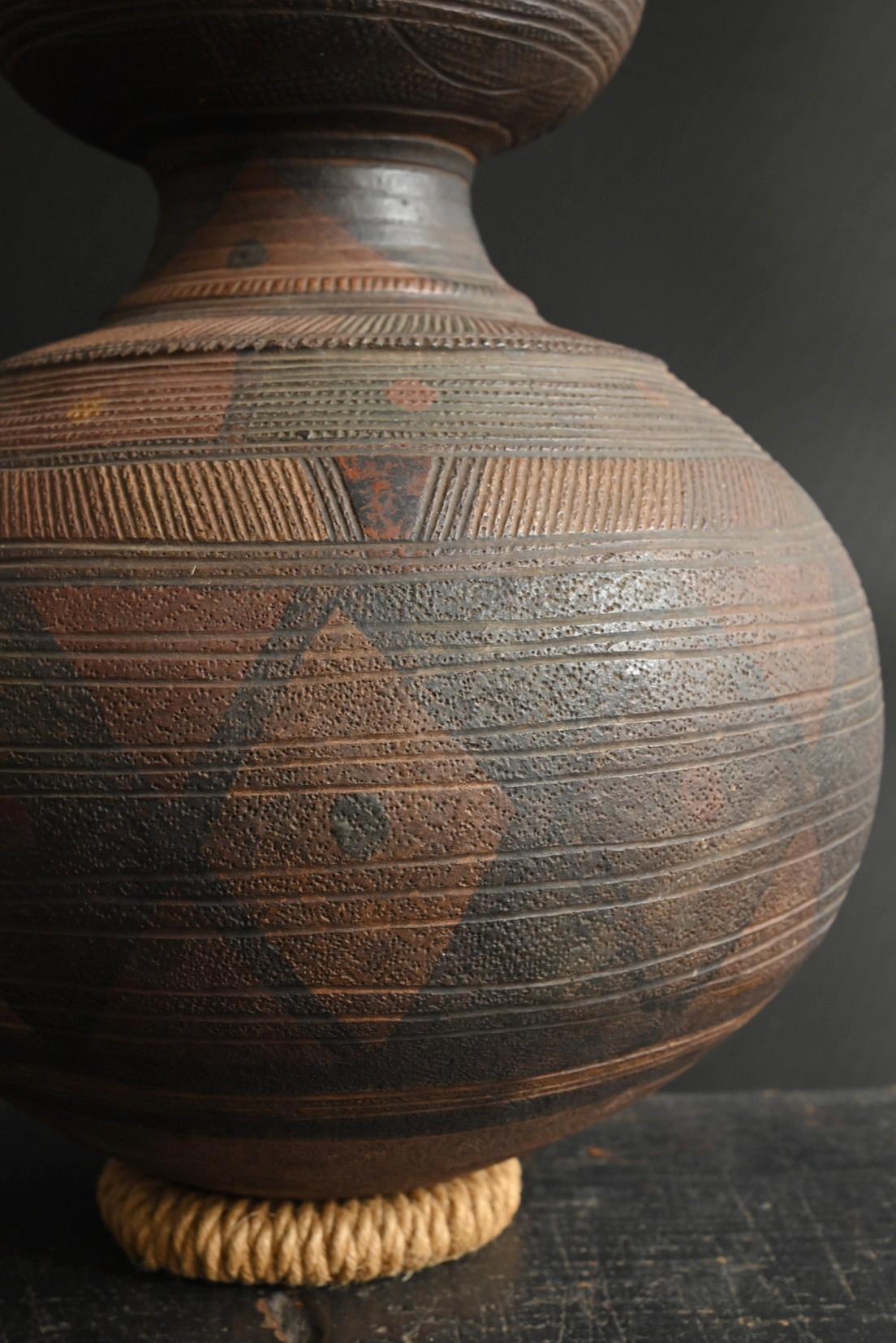 African Nupe terracotta pot / 20th century/Geometric decorative ceramic For Sale 6