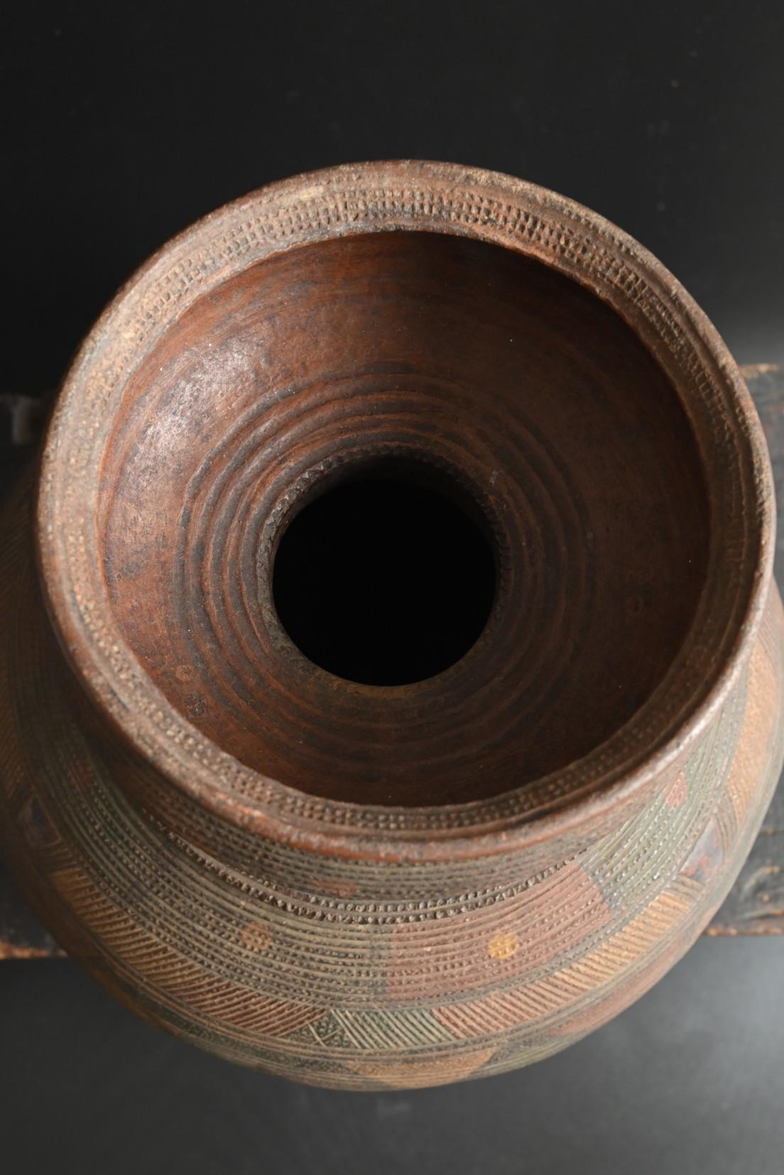 African Nupe terracotta pot / 20th century/Geometric decorative ceramic For Sale 7