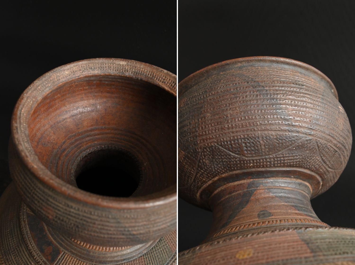 African Nupe terracotta pot / 20th century/Geometric decorative ceramic For Sale 8