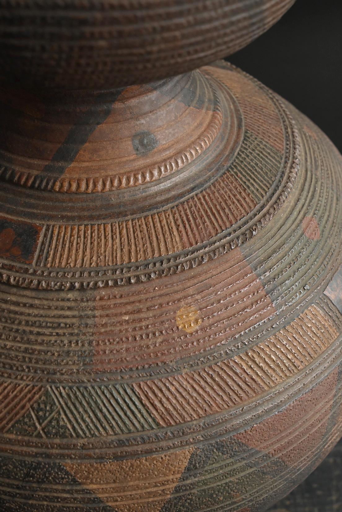 African Nupe terracotta pot / 20th century/Geometric decorative ceramic For Sale 9