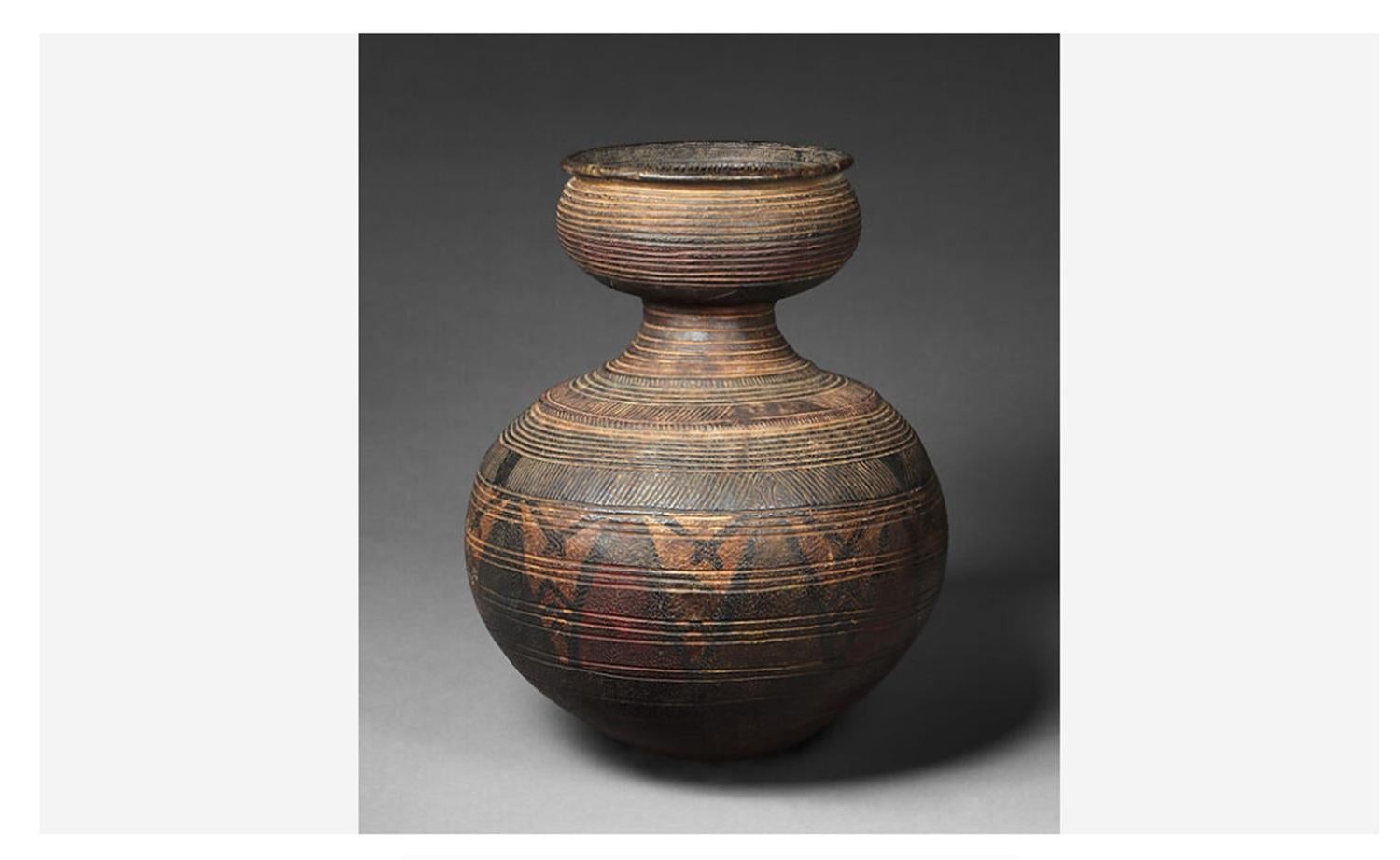 African Nupe terracotta pot / 20th century/Geometric decorative ceramic For Sale 12