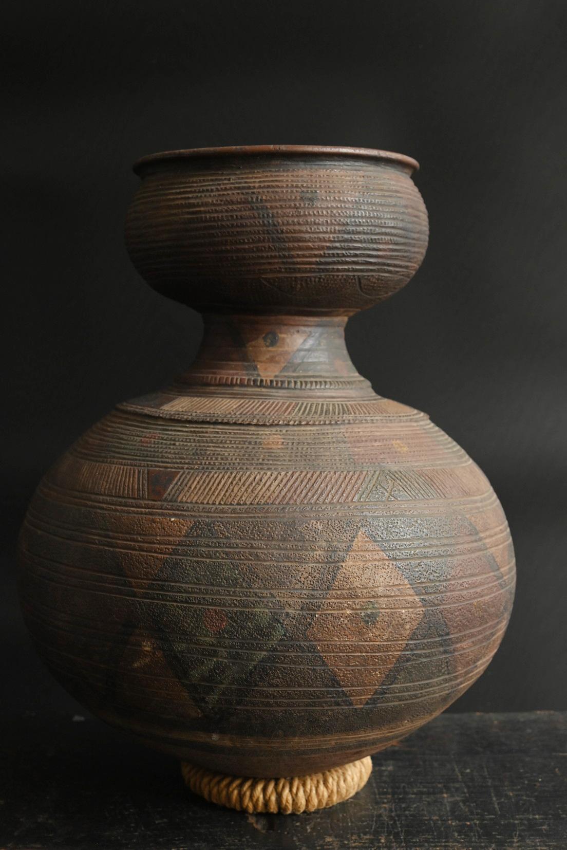 African Nupe terracotta pot / 20th century/Geometric decorative ceramic In Good Condition For Sale In Sammu-shi, Chiba