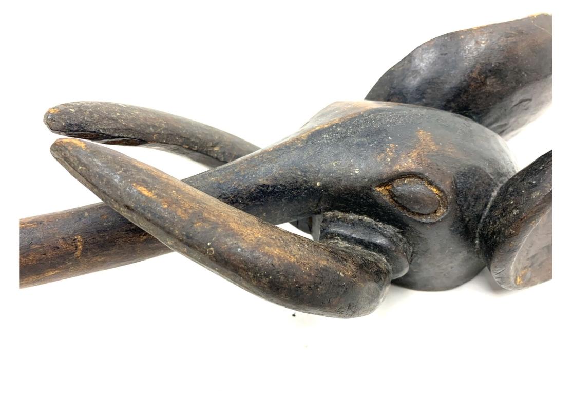 Camerounais Tête d'éléphant sculptée de la tribu africaine Oku, région de Camaroon en vente