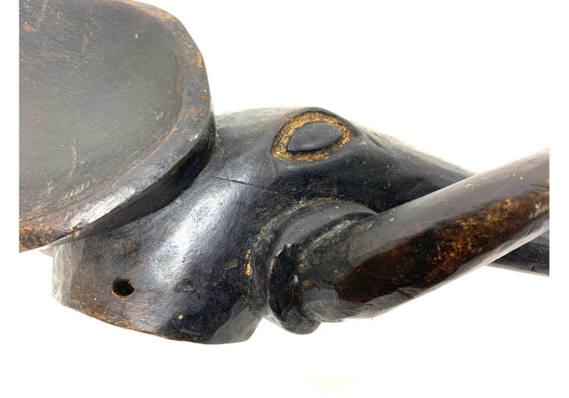 20ième siècle Tête d'éléphant sculptée de la tribu africaine Oku, région de Camaroon en vente