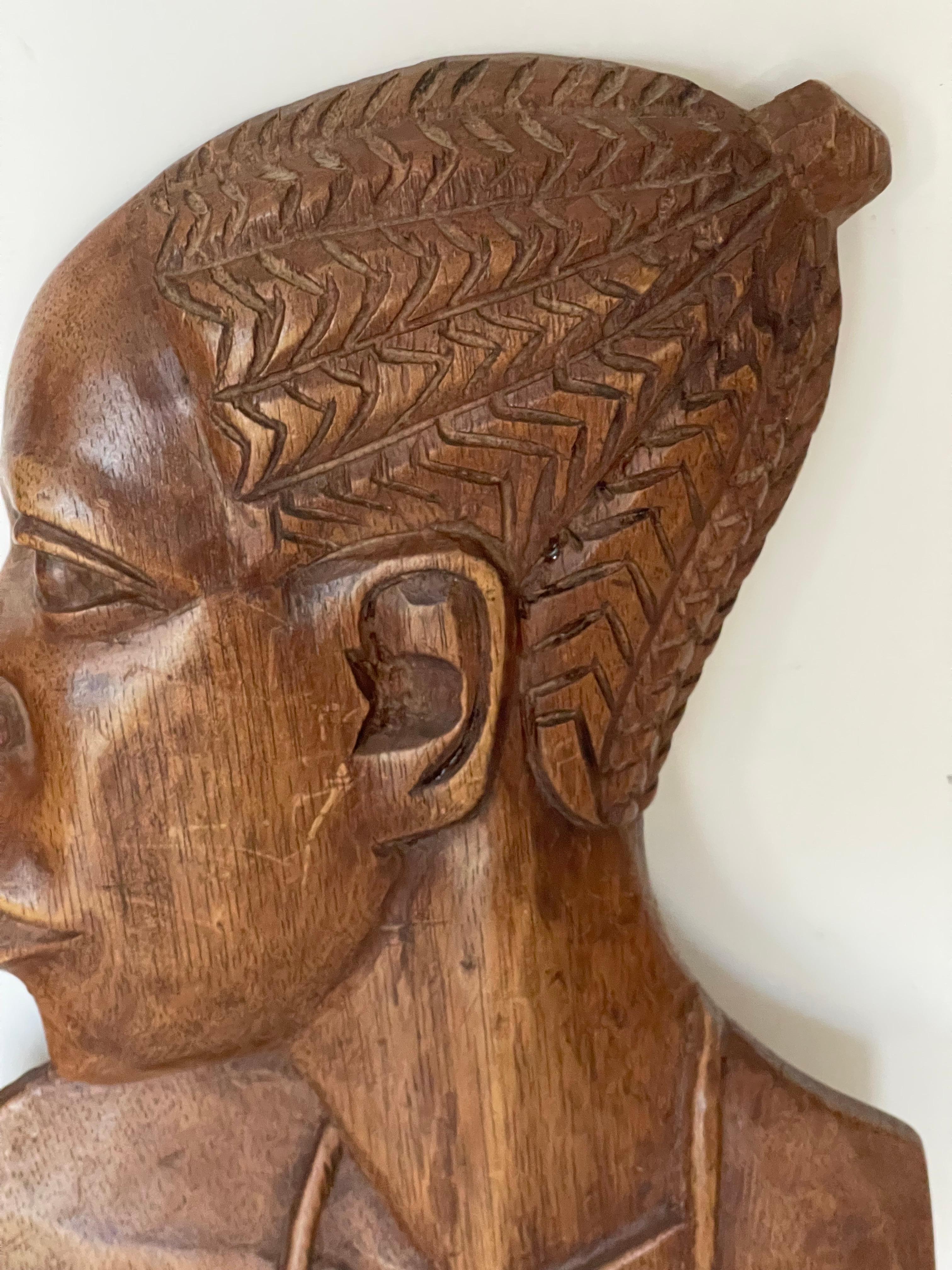 Sconosciuto Coppia africana di sculture da parete in legno a bassorilievo in vendita
