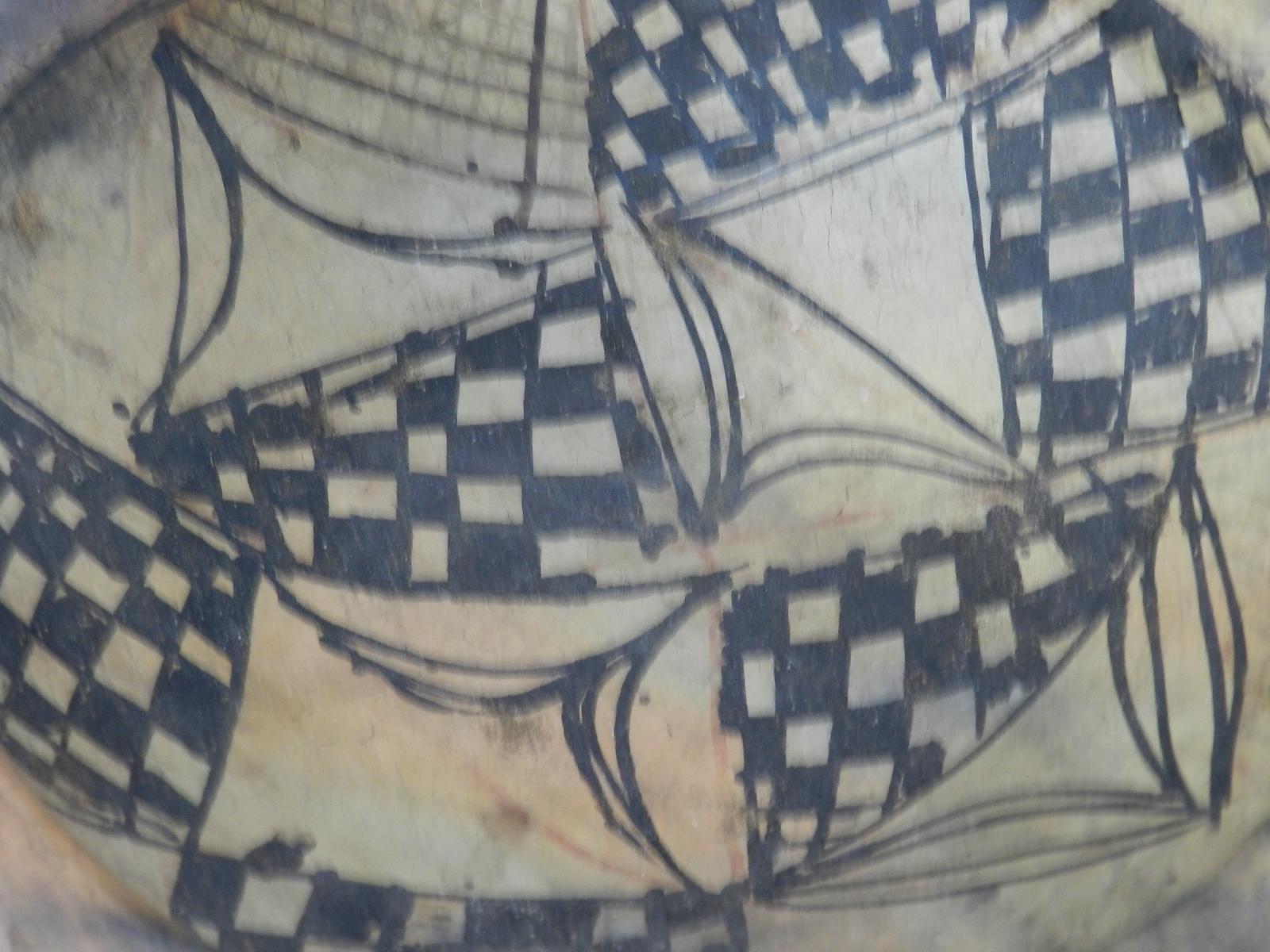 Bol en poterie africaine avec motif géométrique début du 20e siècle en vente 2