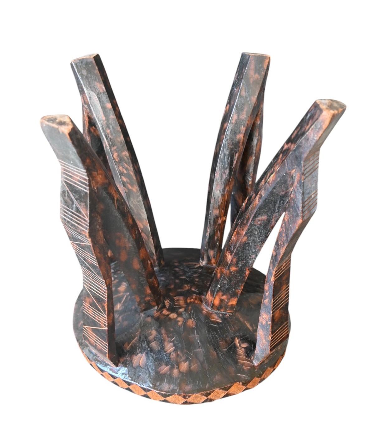 African Prestige Stool – Zambia (bemba/lunda), Mid-20th Century For Sale 1