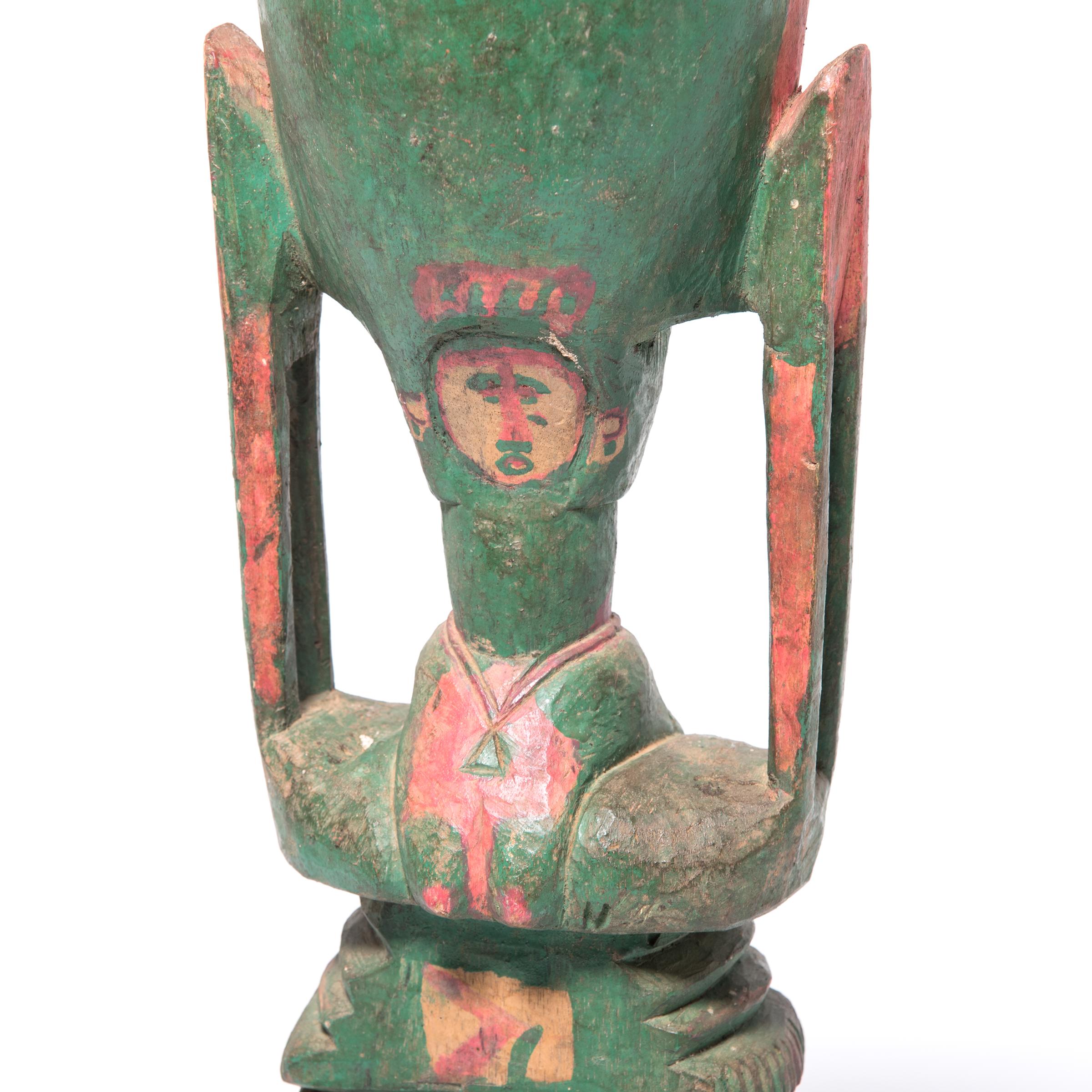 Tribale Mortaio africano dipinto di rosso e di verde in vendita