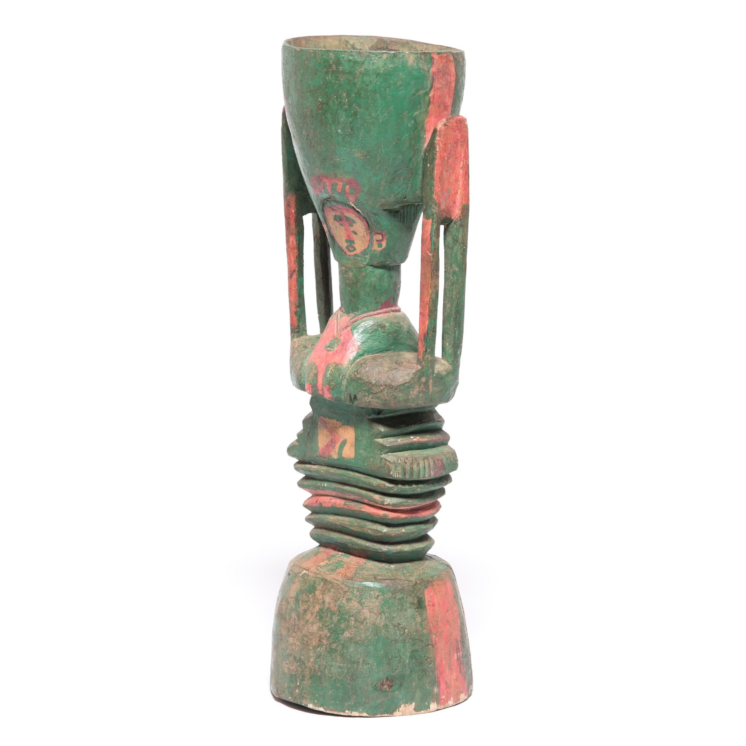 Africano Mortaio africano dipinto di rosso e di verde in vendita
