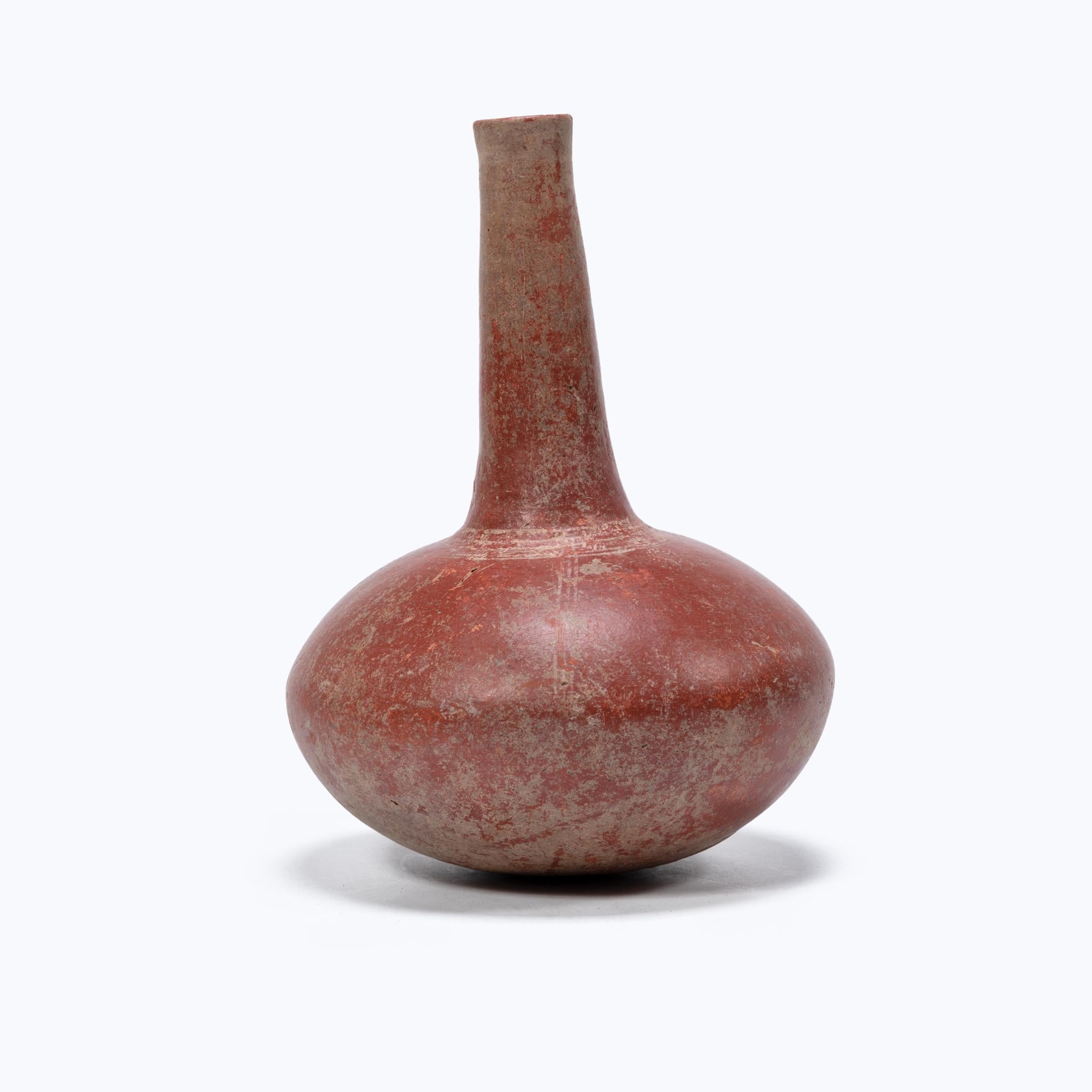 Primitif Vase col de cygne en faïence rouge africaine en vente