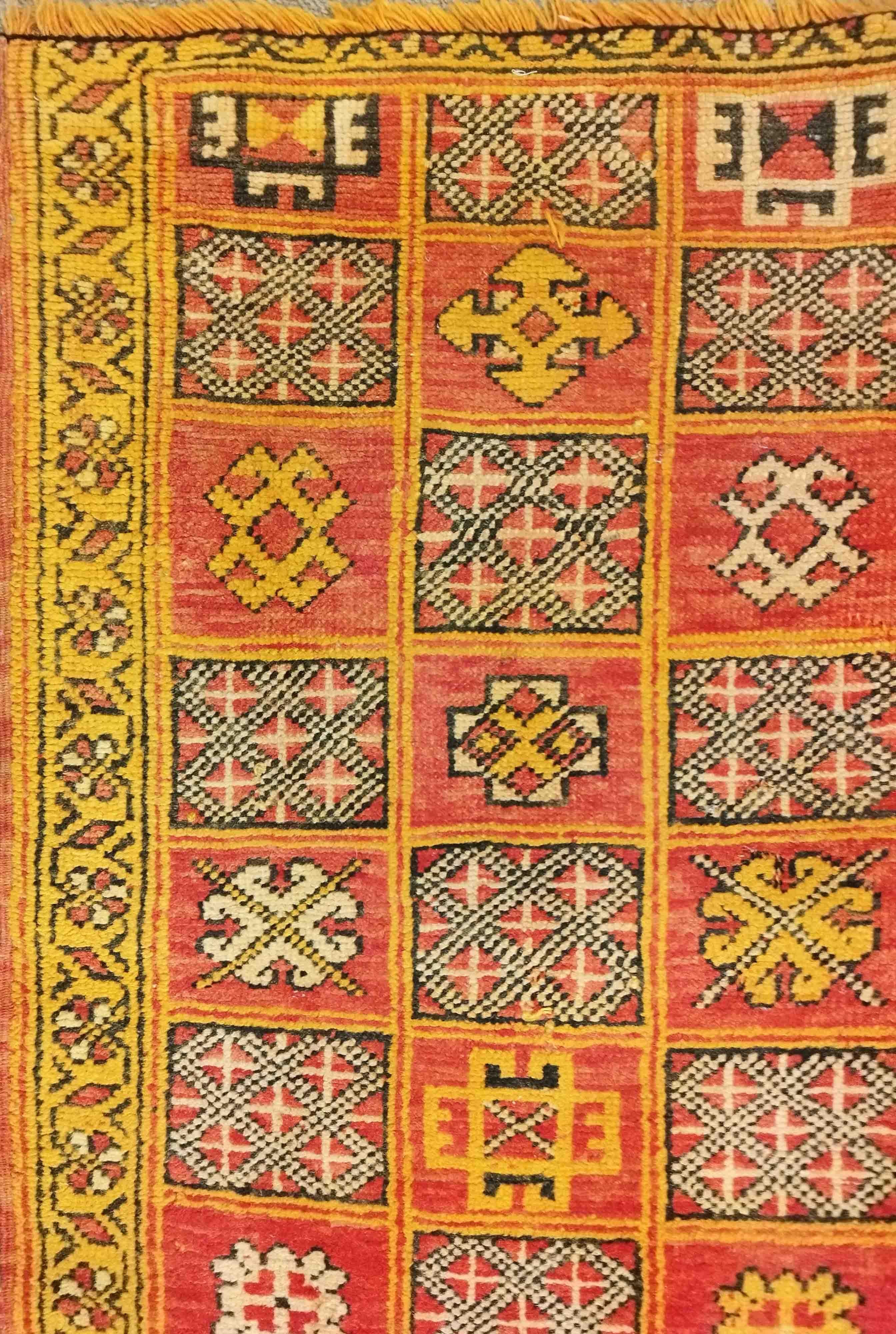 Tappeto africano del 1950 circa - 1m85x1m15 - No. 953 In condizioni ottime in vendita a Paris, FR
