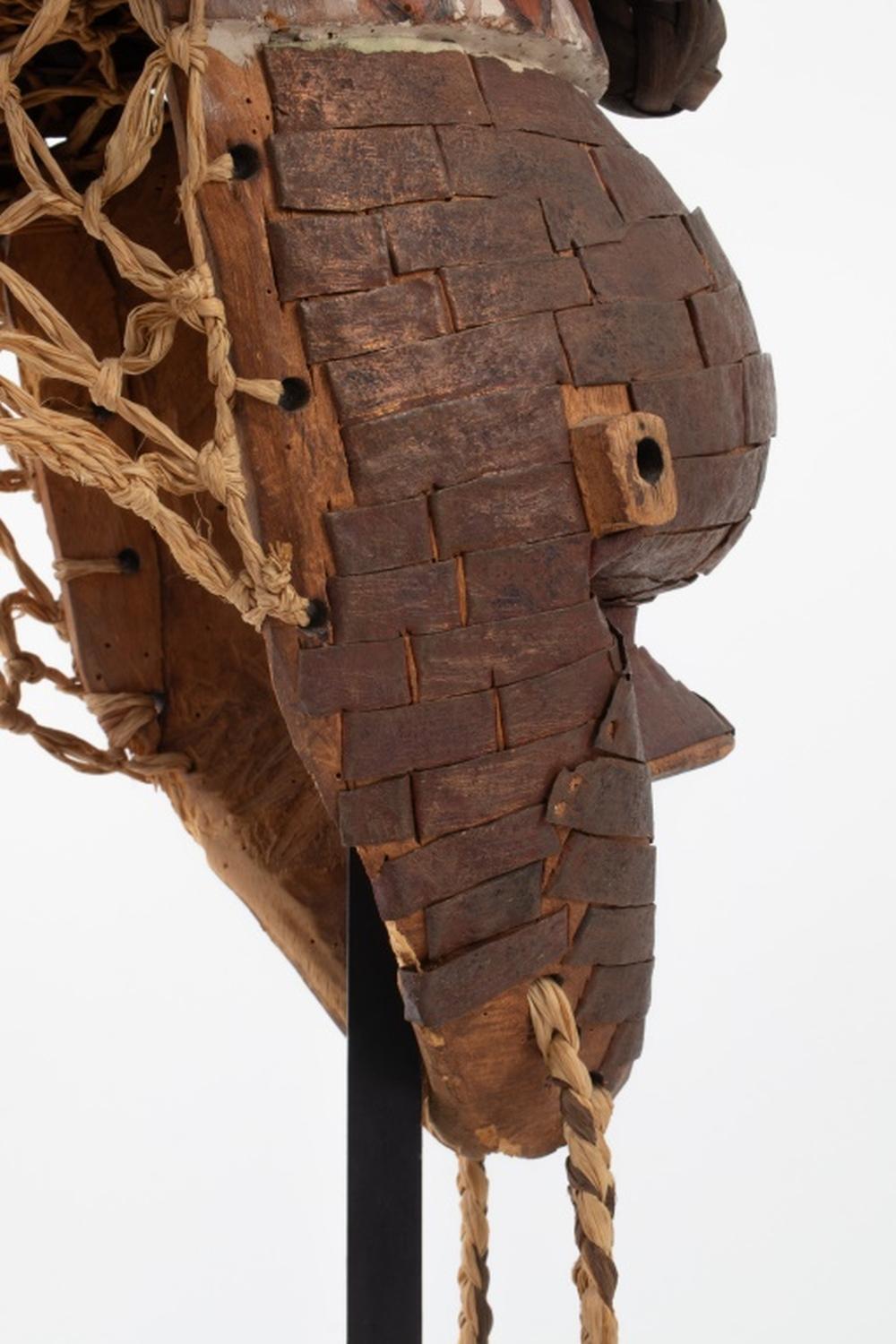 Masque de casque africain de Salampasu en vente 2